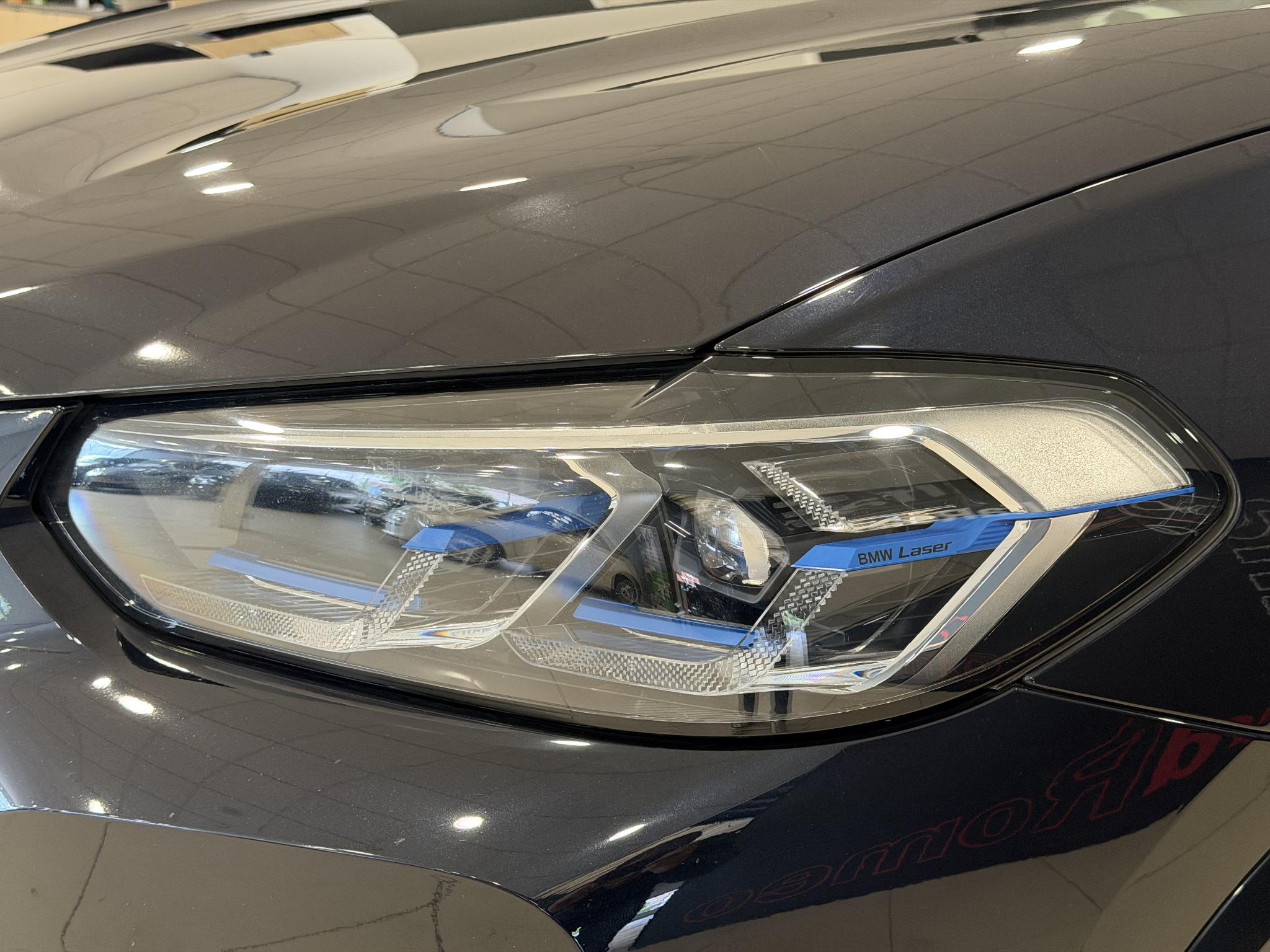 Foto van BMW Ix3