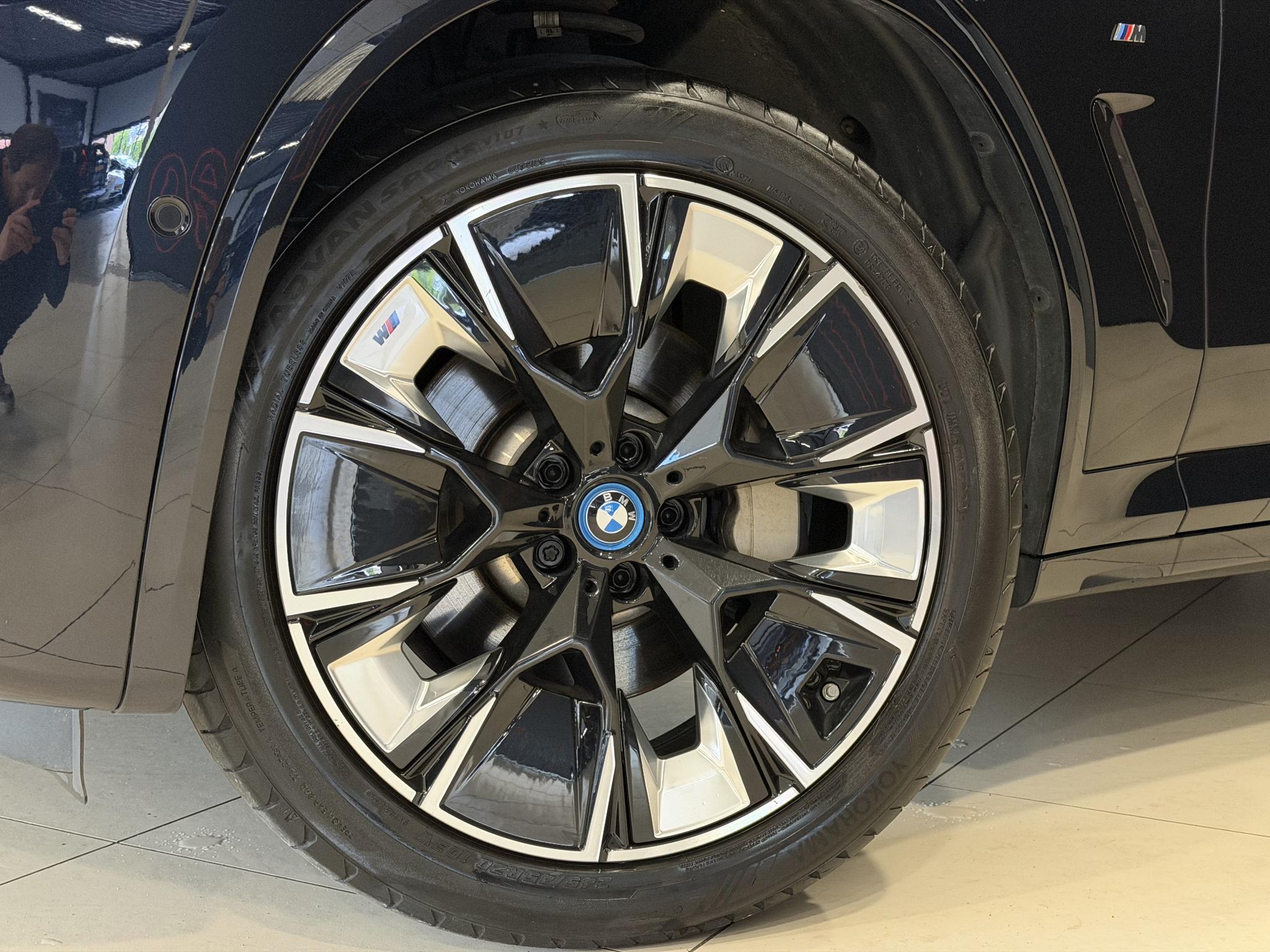 Foto van BMW Ix3