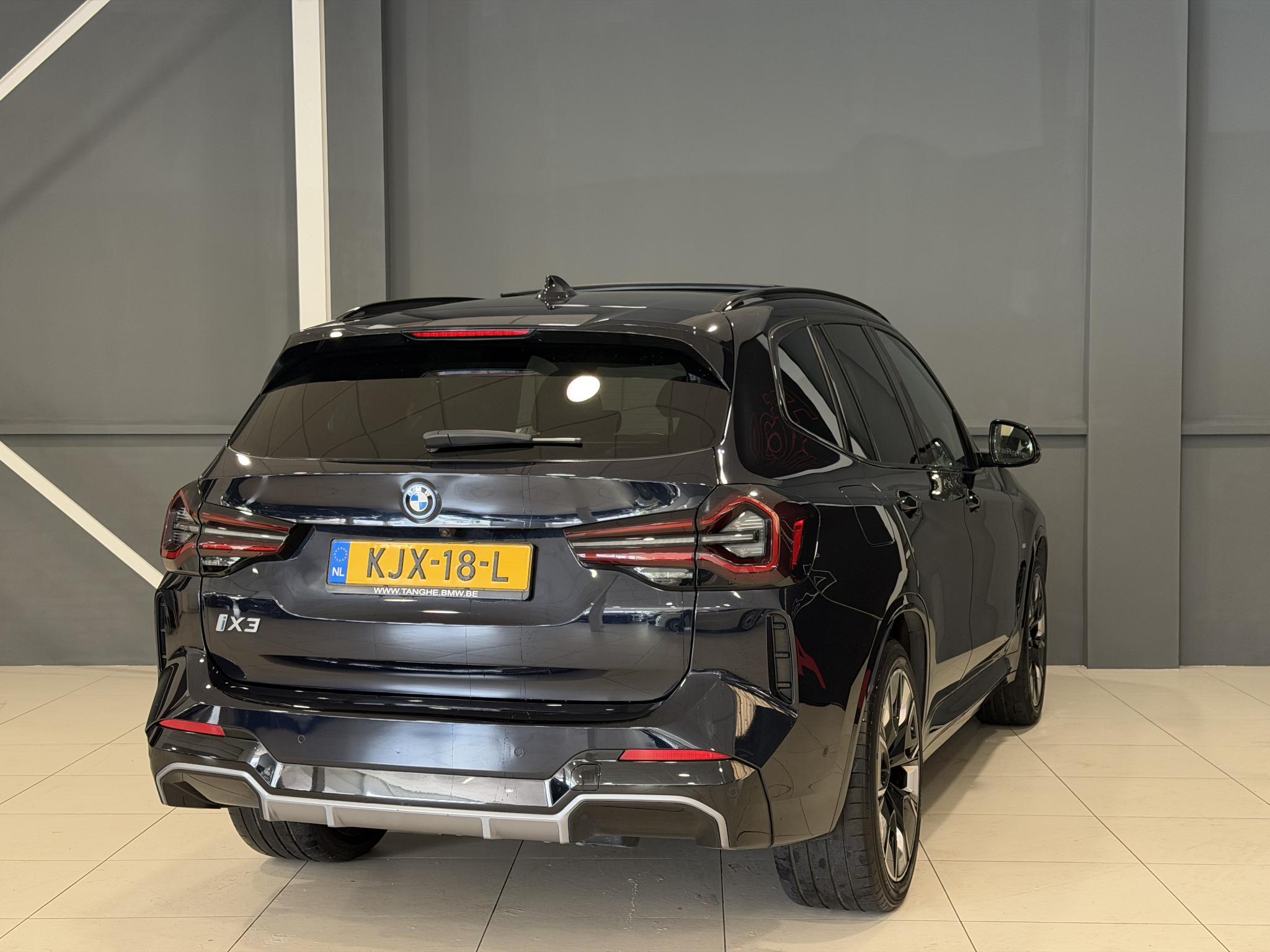 Foto van BMW Ix3