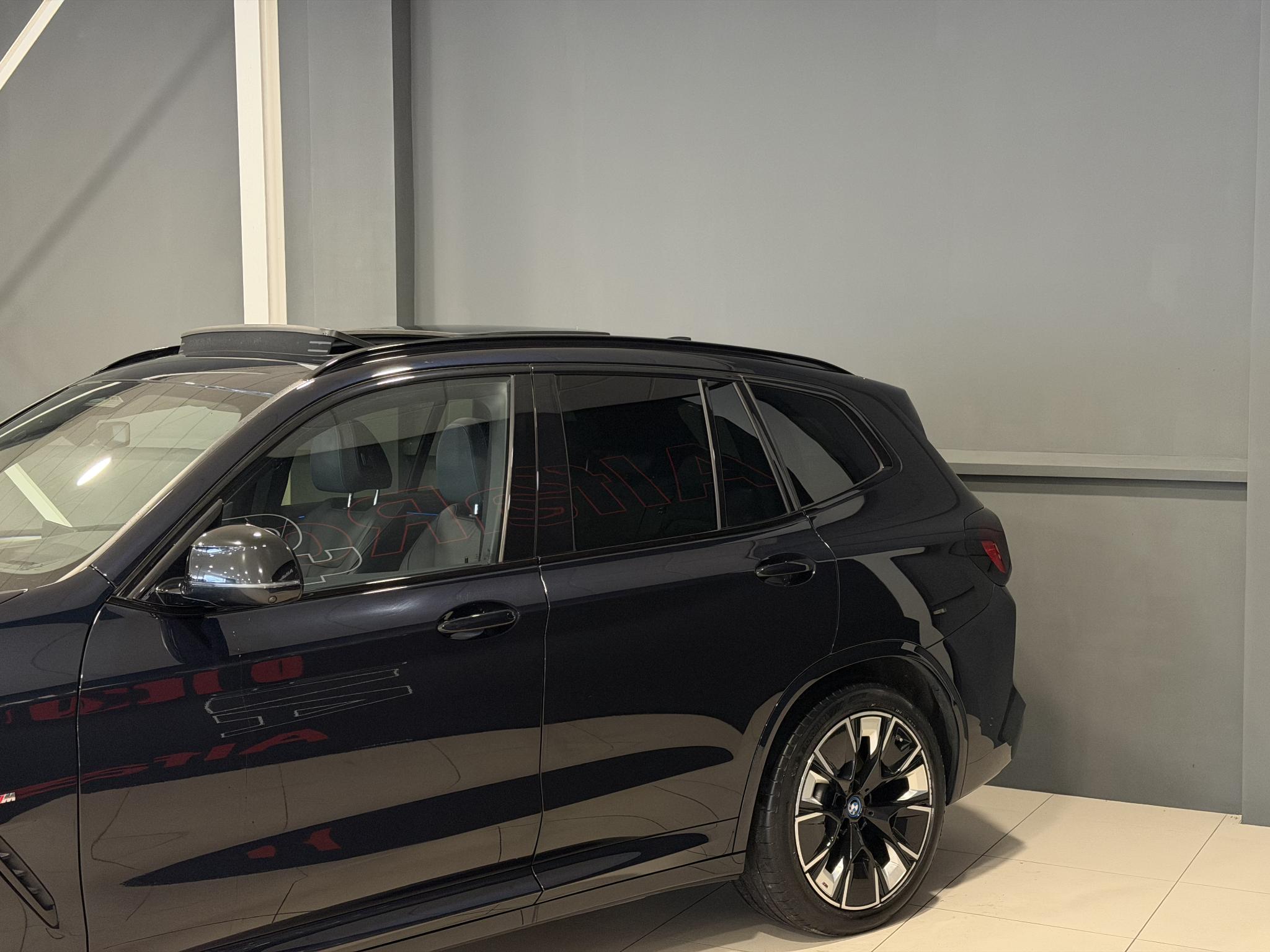 Foto van BMW Ix3
