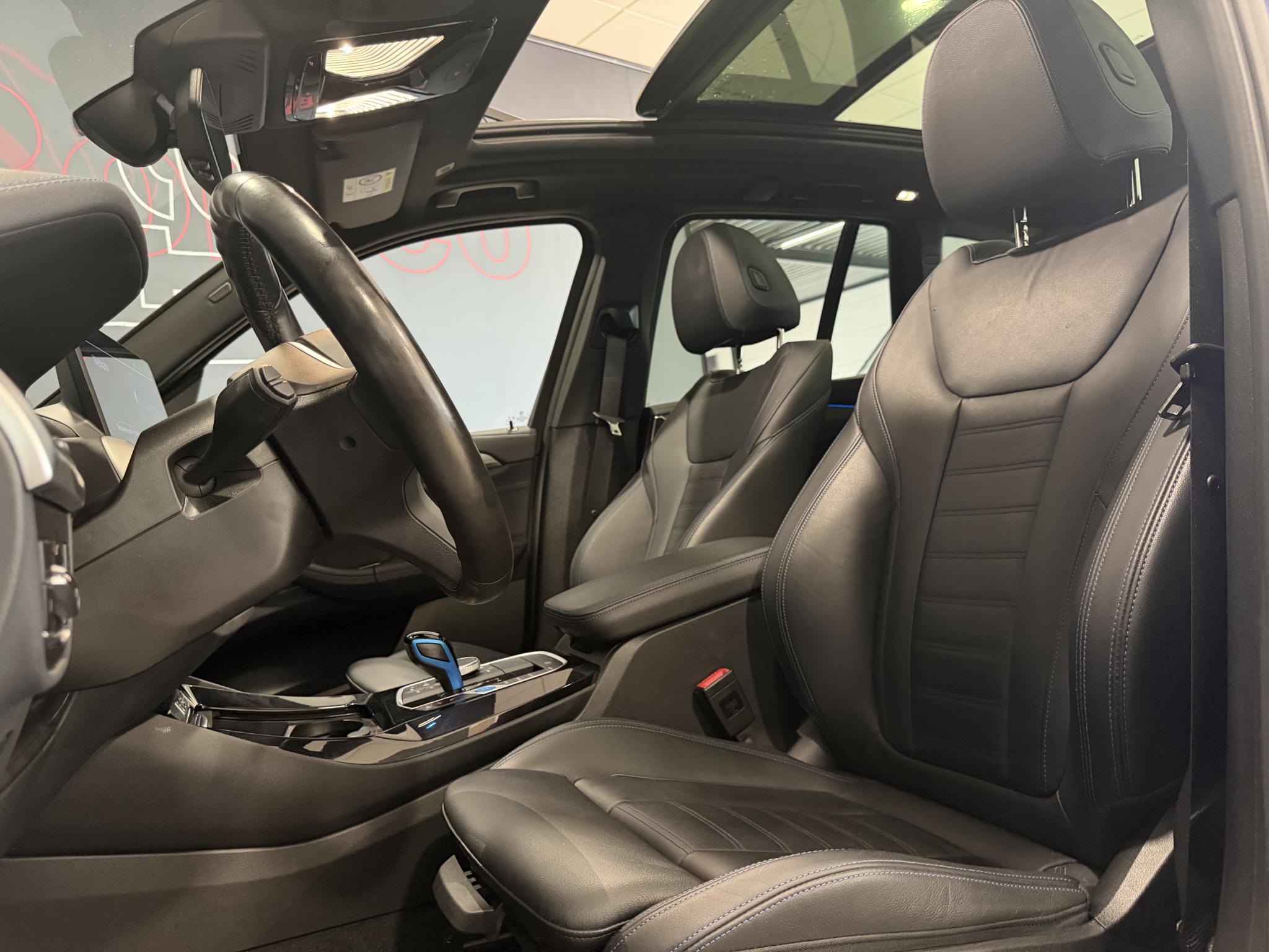 Foto van BMW Ix3