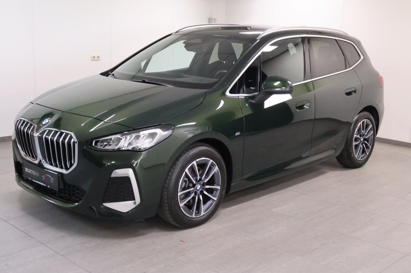 BMW 218i Active Tourer 218i | M-Sport | Panodak | Travel Pack 2024 - voorkant