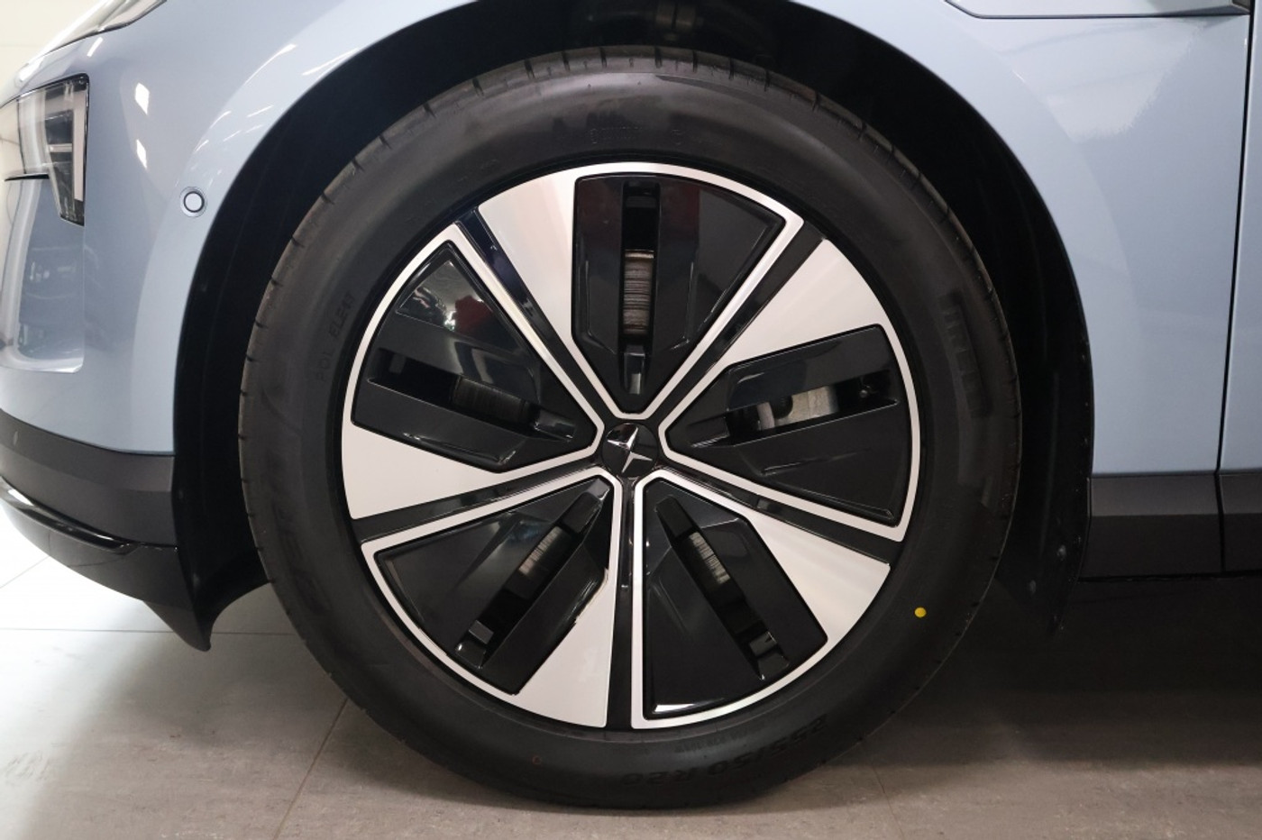Foto van Polestar Polestar 4