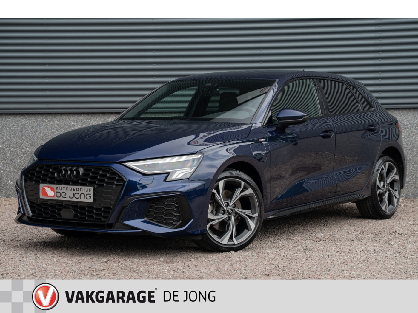 Audi A3 40 TFSIe 40 TFSIe 2X S-Line | RS-Stoelen | Trekhaak | Camera | Black Opti 2023 - voorkant