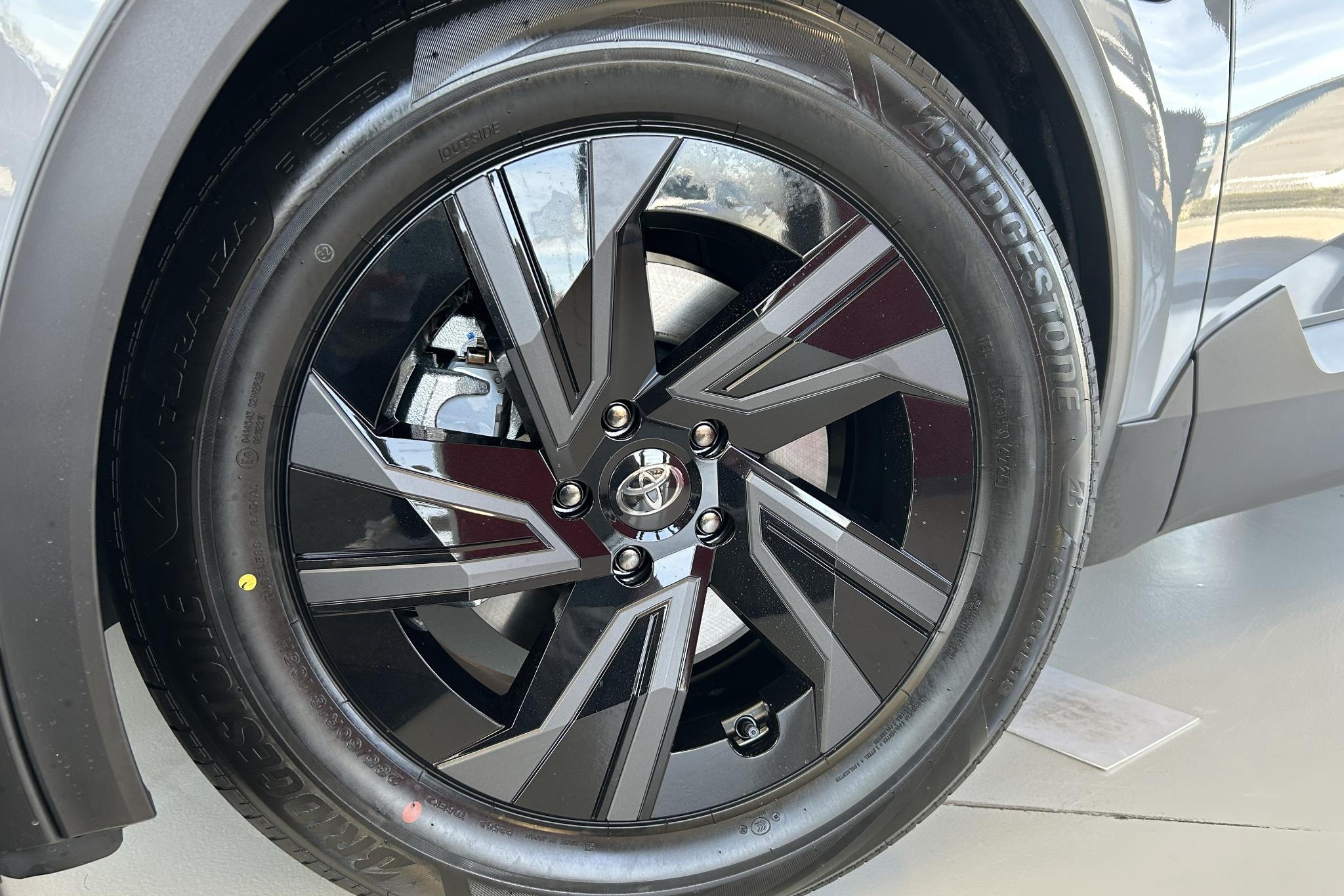 Foto van Toyota C-hr+