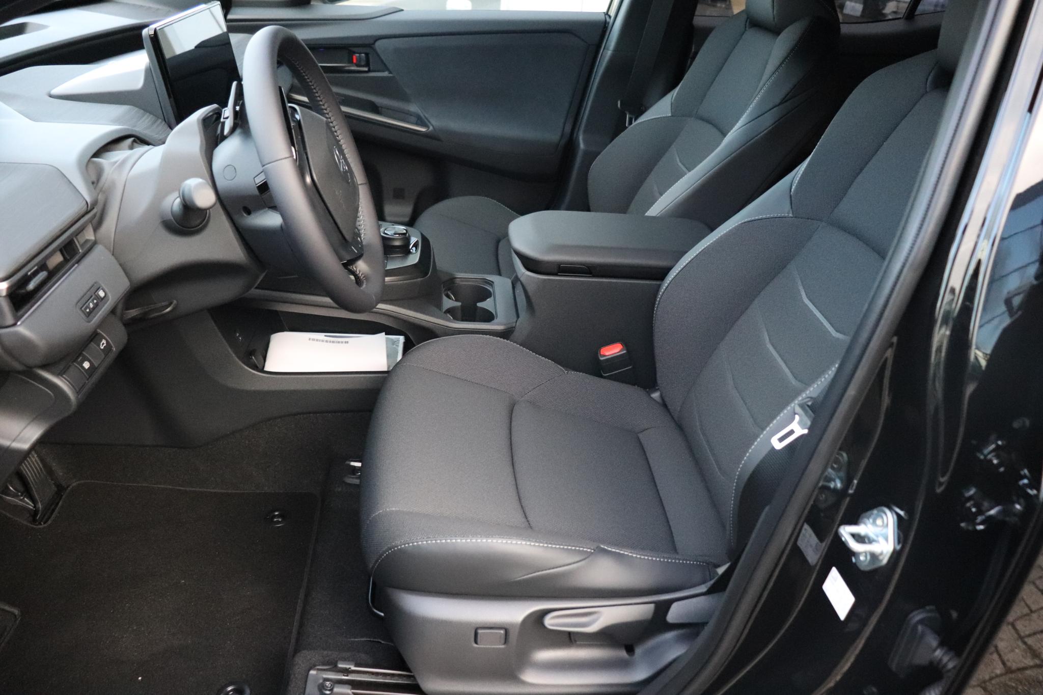 Foto van Toyota C-hr+