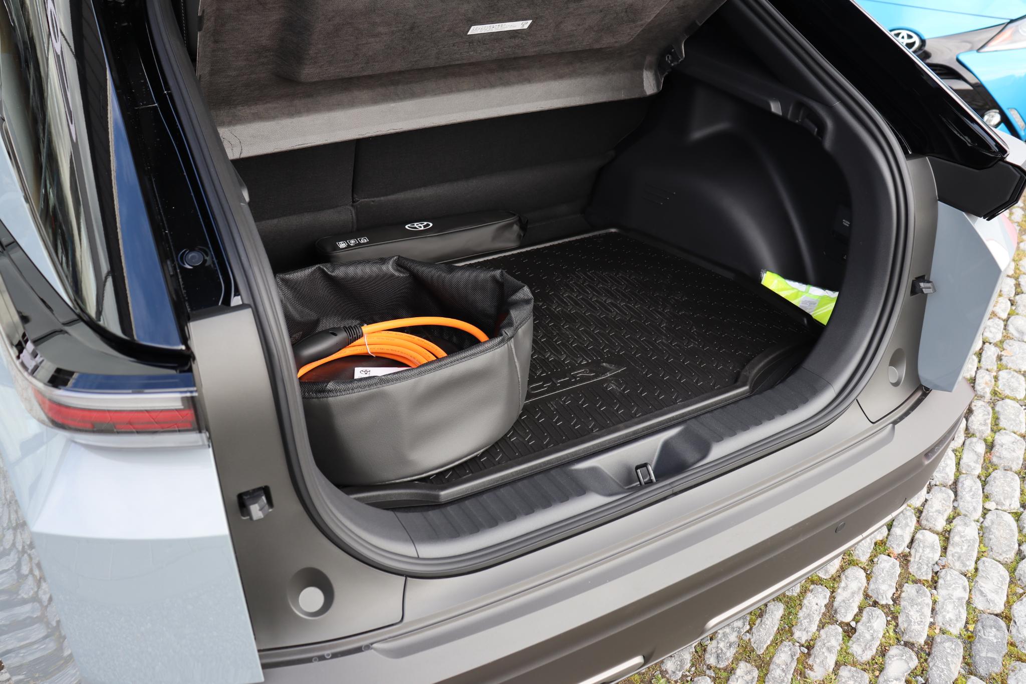 Foto van Toyota C-hr+
