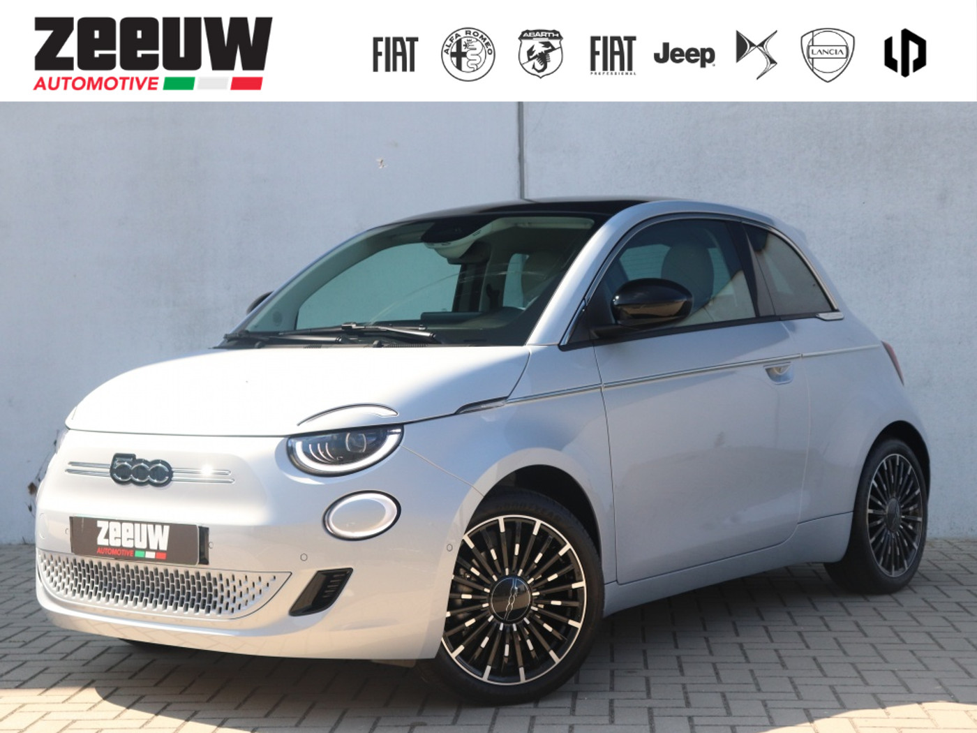 Fiat 500 La Prima 42 kWh | Pano | JBL | Camera | Winter | 17" 2026 - voorkant