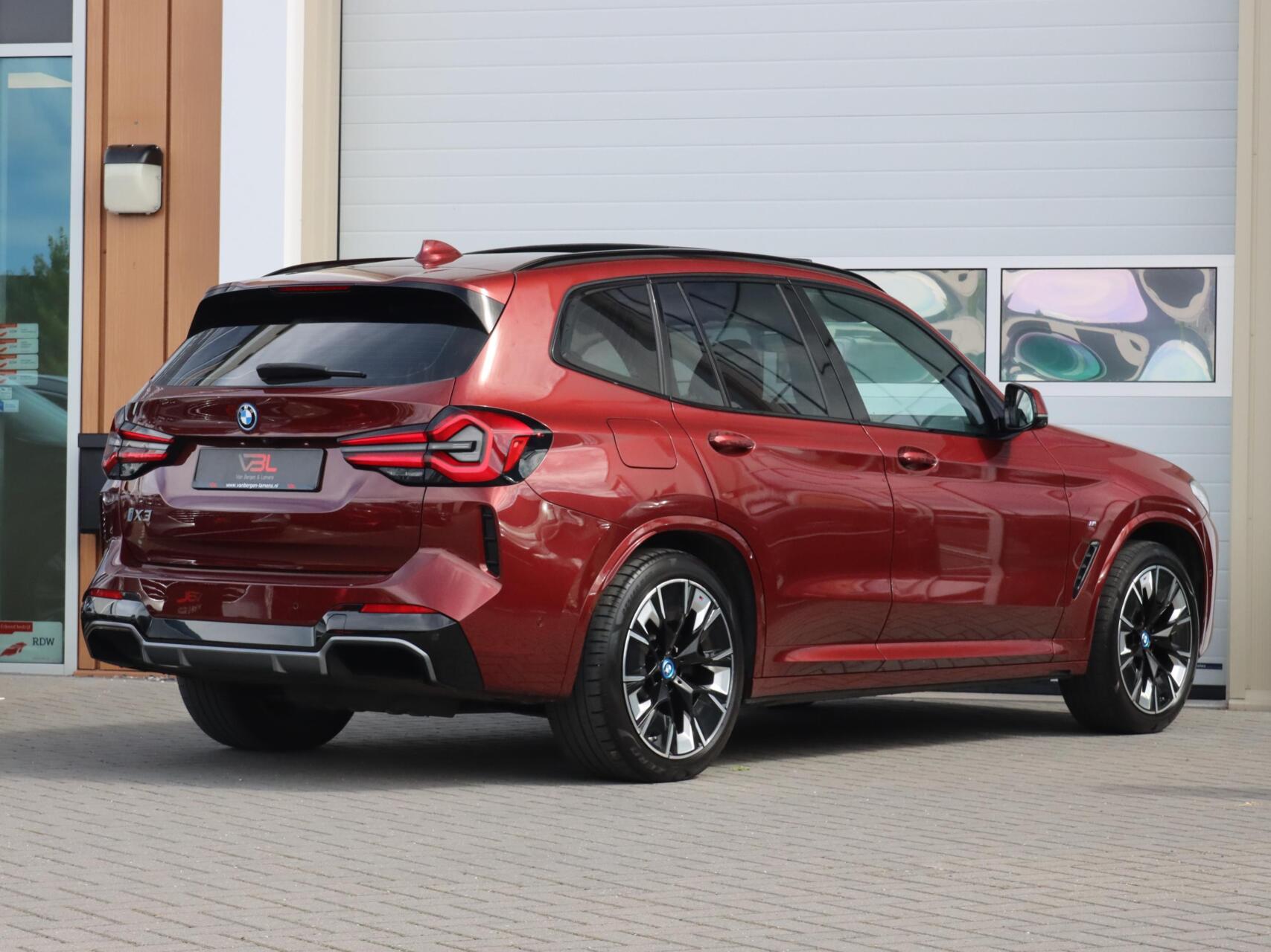 Foto van BMW Ix3