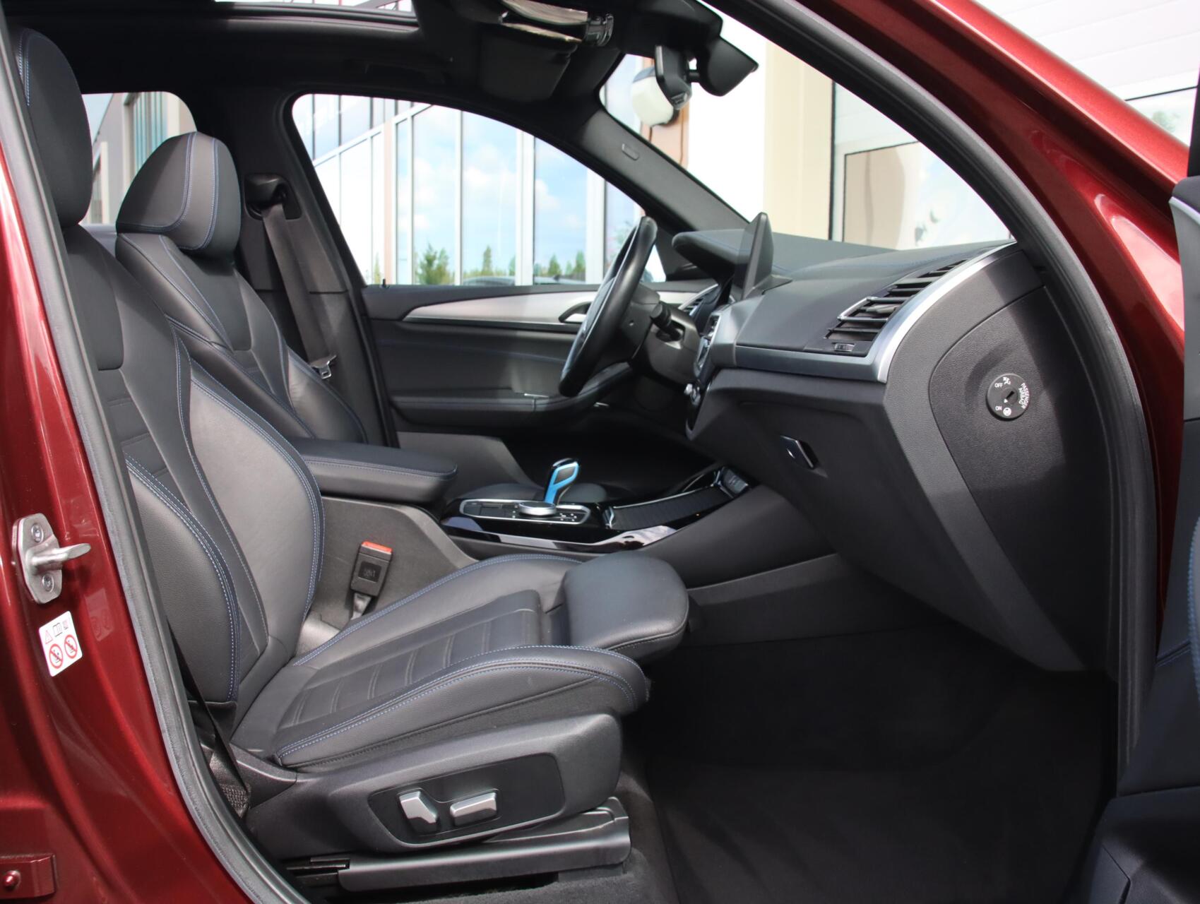 Foto van BMW Ix3