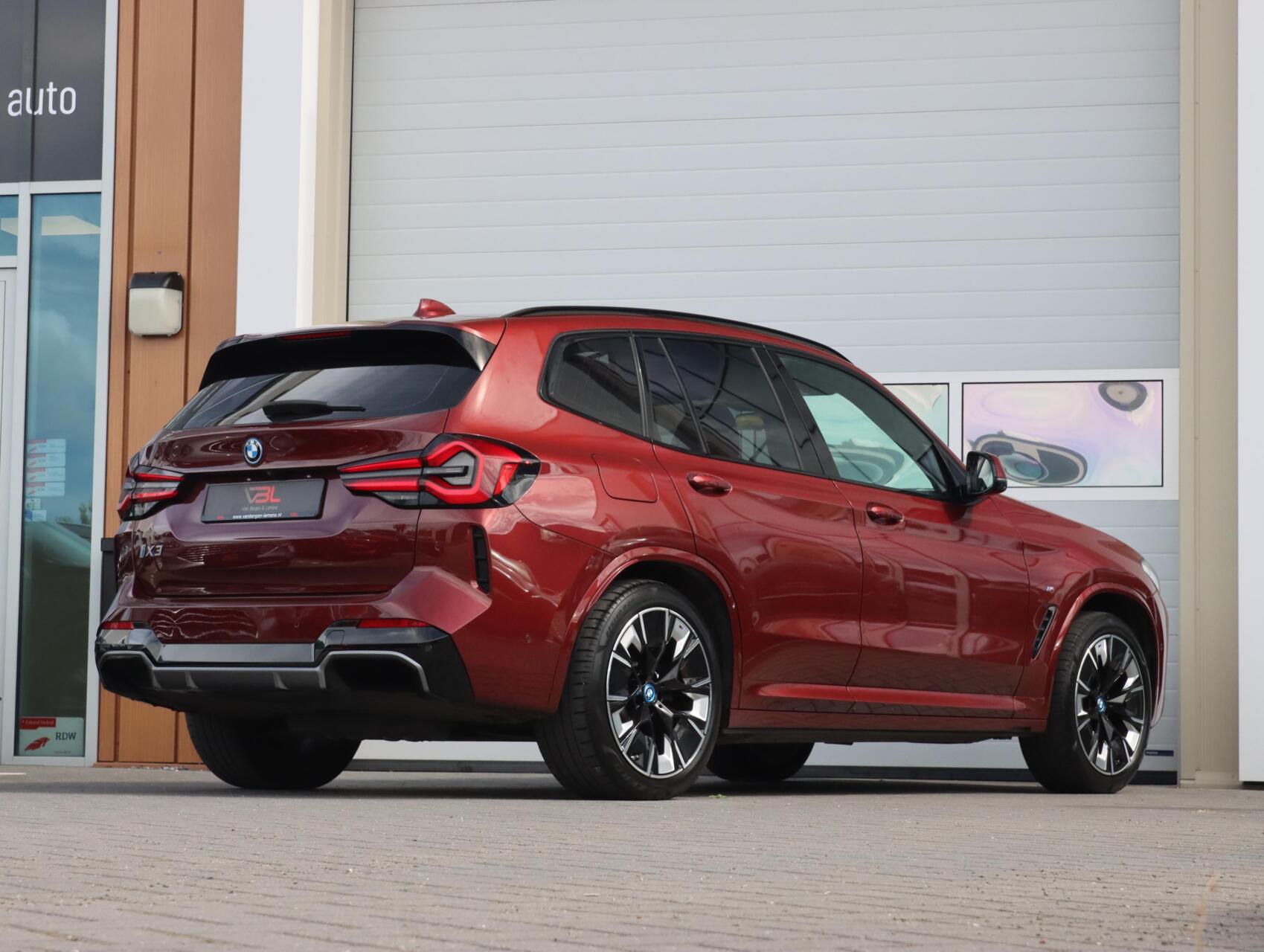 Foto van BMW Ix3