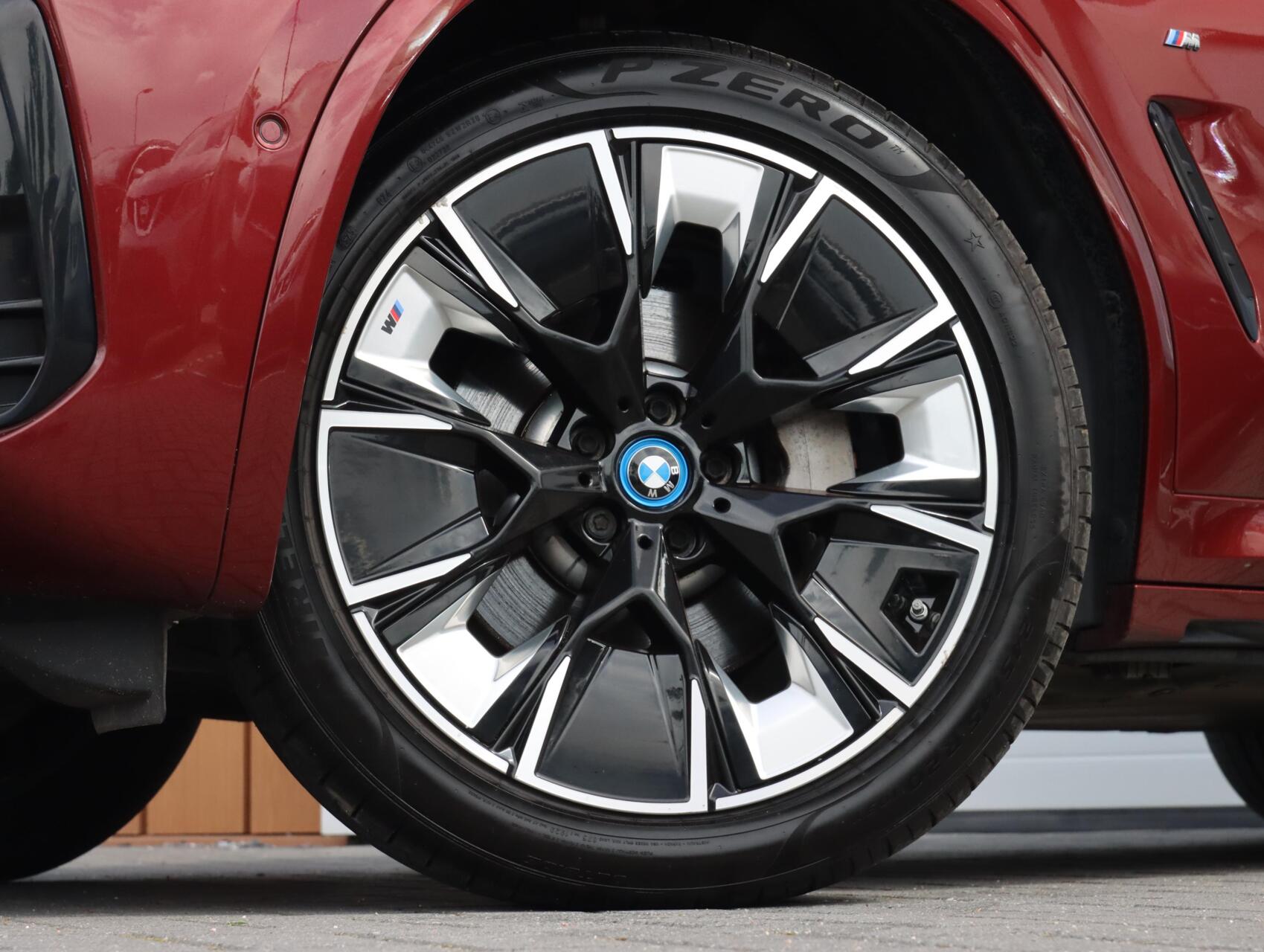 Foto van BMW Ix3