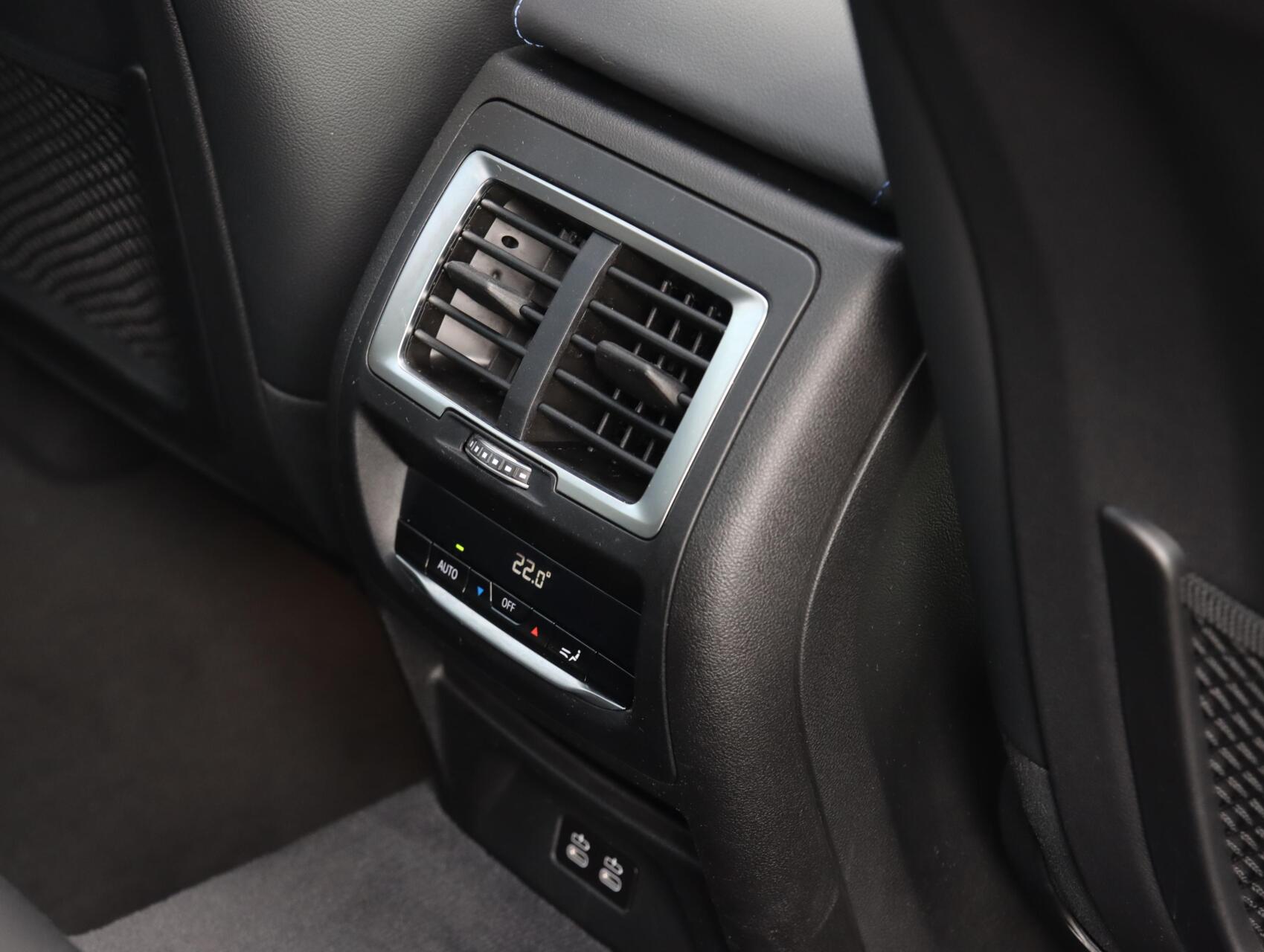 Foto van BMW Ix3