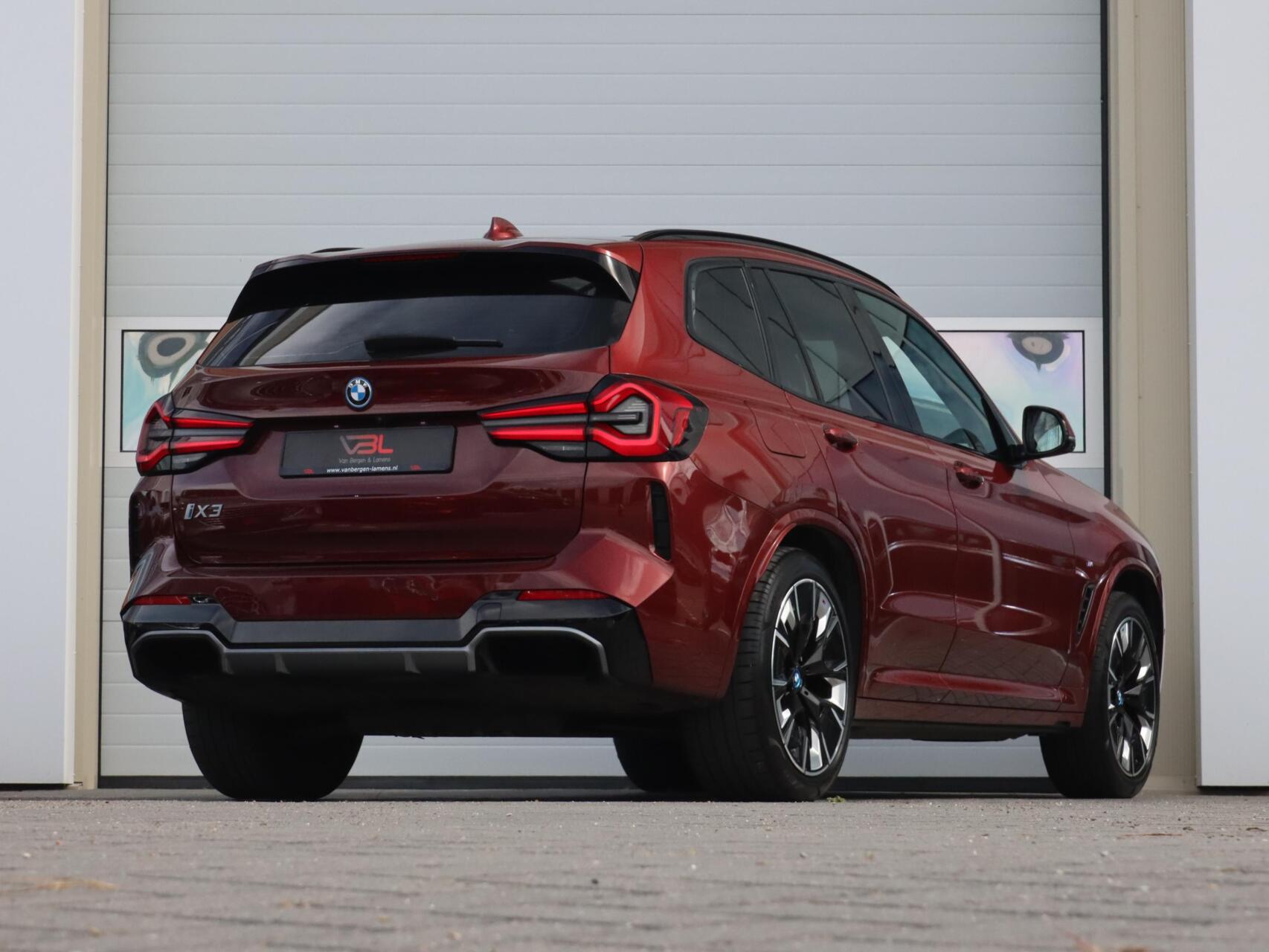 Foto van BMW Ix3