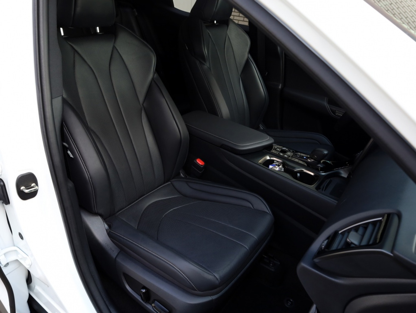 Foto van Lexus NX