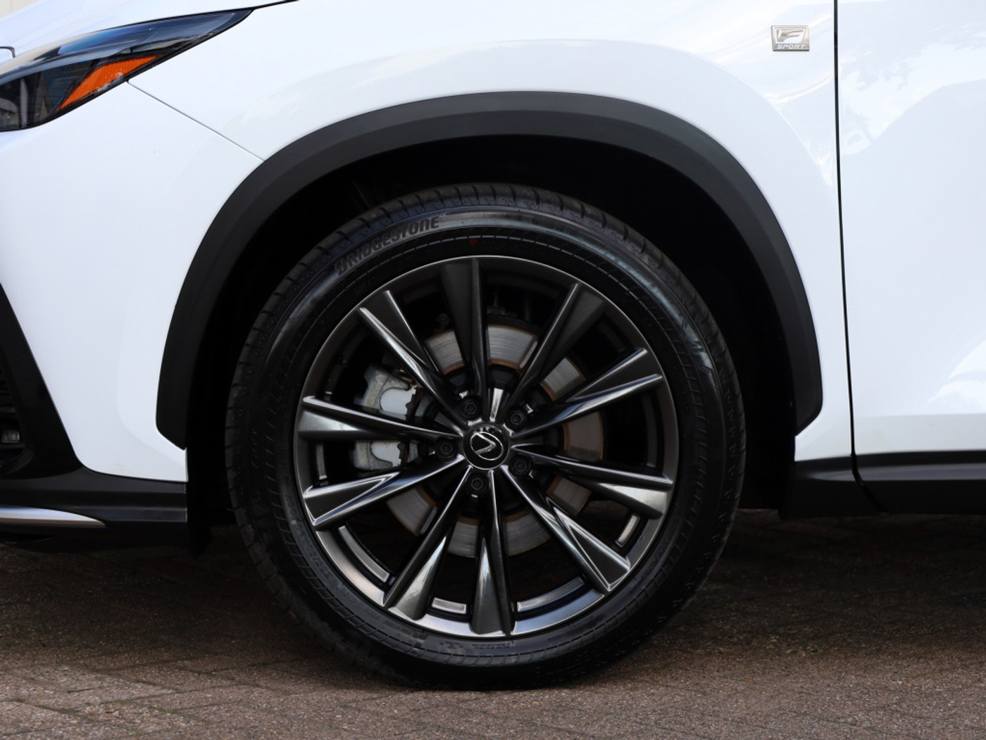 Foto van Lexus NX