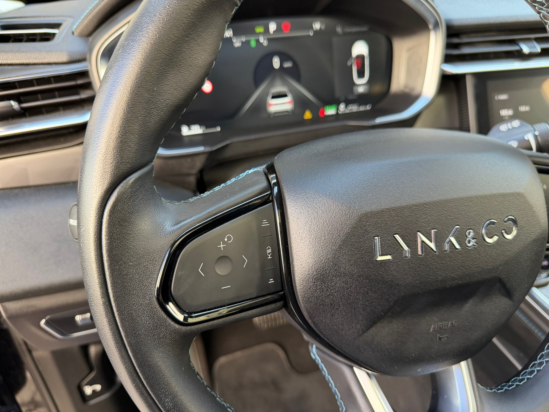 Foto van LYNK & Co 01
