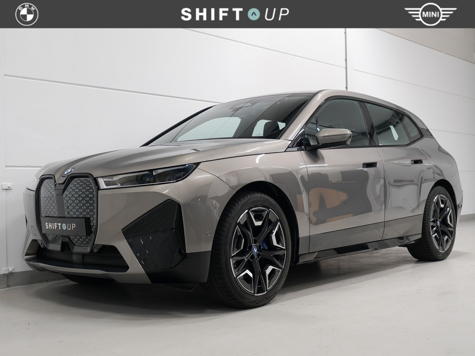 BMW Ix xDrive40 Sport Laser | Soft Close 2022 - voorkant