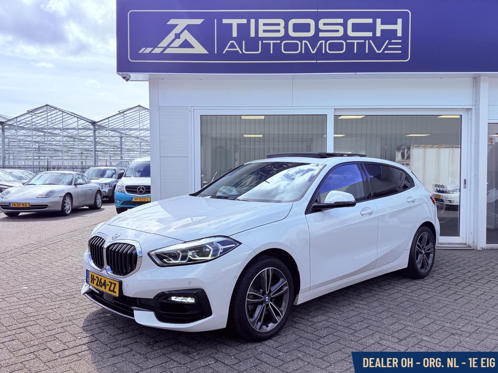 BMW 118i 118i Sport-Line AUT. Pano Leder Head-up Keyless 2020 - voorkant