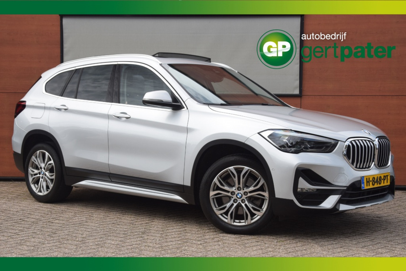 BMW X1 Sdrive20i sDrive20i High Executive Edition Pano/LED/HeadUp/NaviPlus 2020 - voorkant