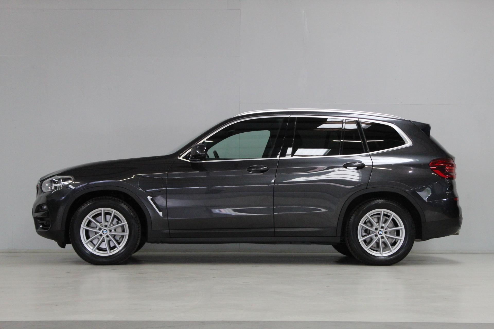 Foto van BMW X3 Xdrive30e