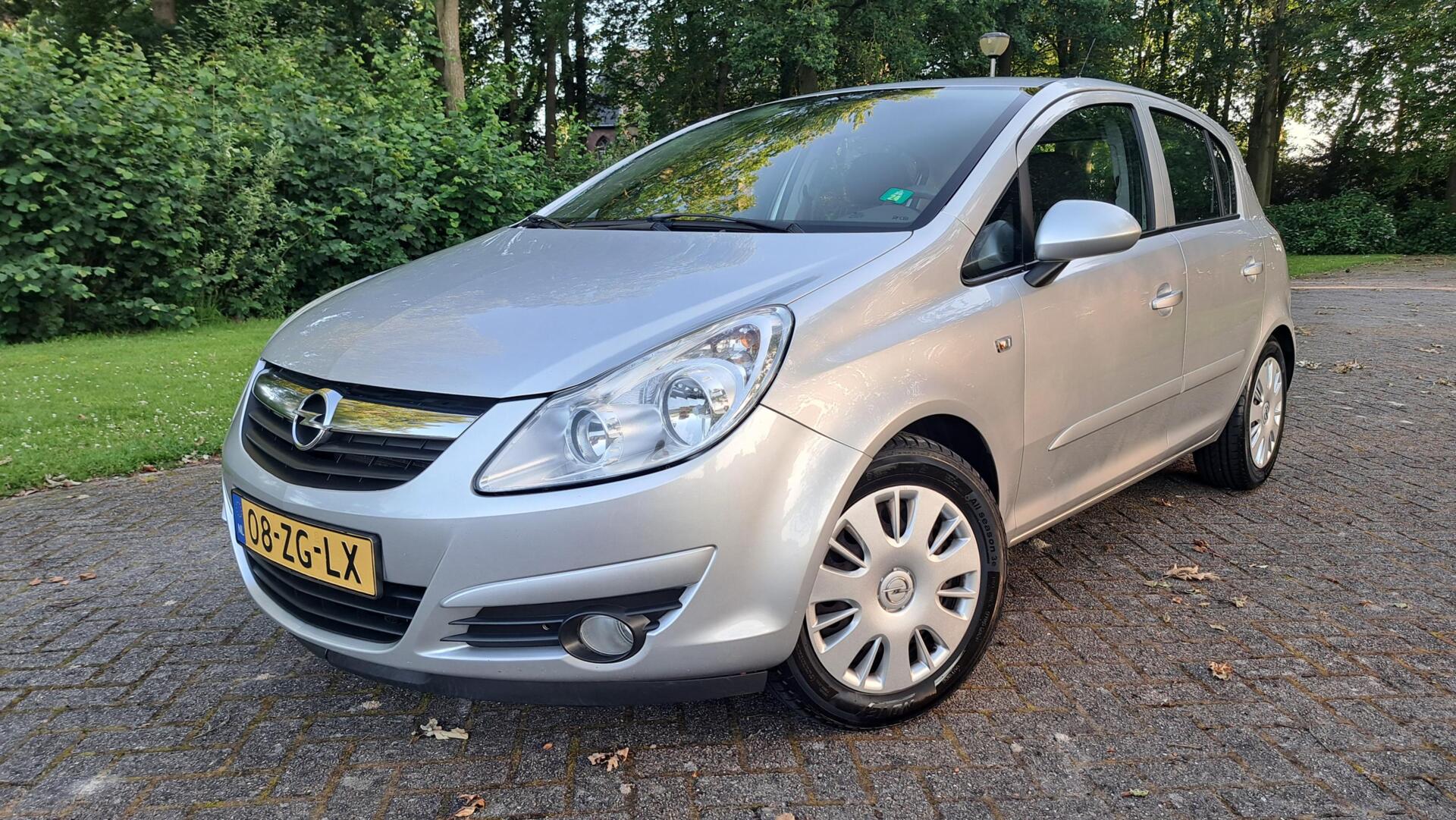 Opel Corsa 1.4-16V Enjoy 5drs CRUISE ELEK RAMEN NETTE AUTO 2008 - voorkant