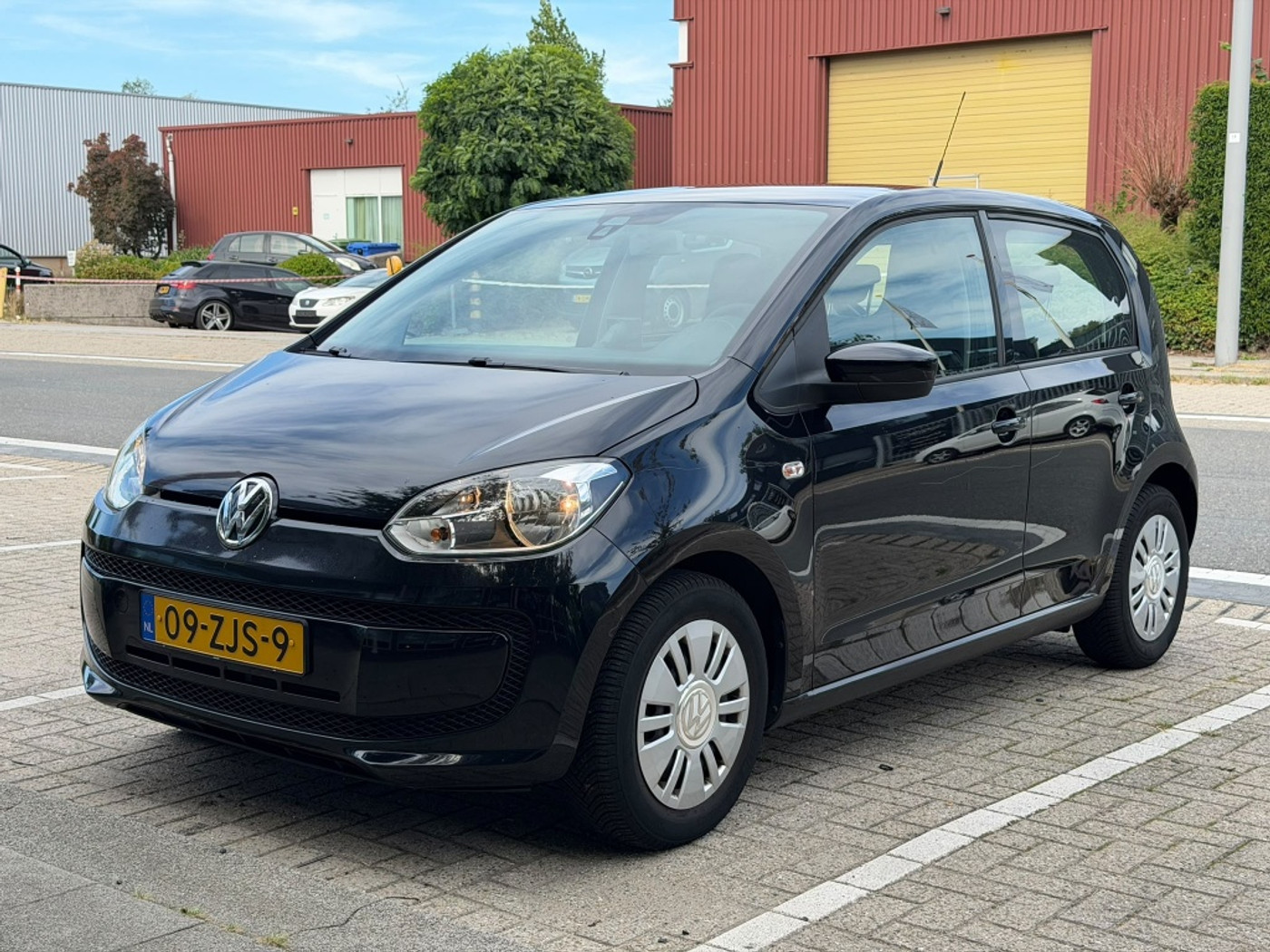 Volkswagen Up 1.0 Benzine 5 Deurs Navi Bluetooth Airco Zwart 2013 - voorkant