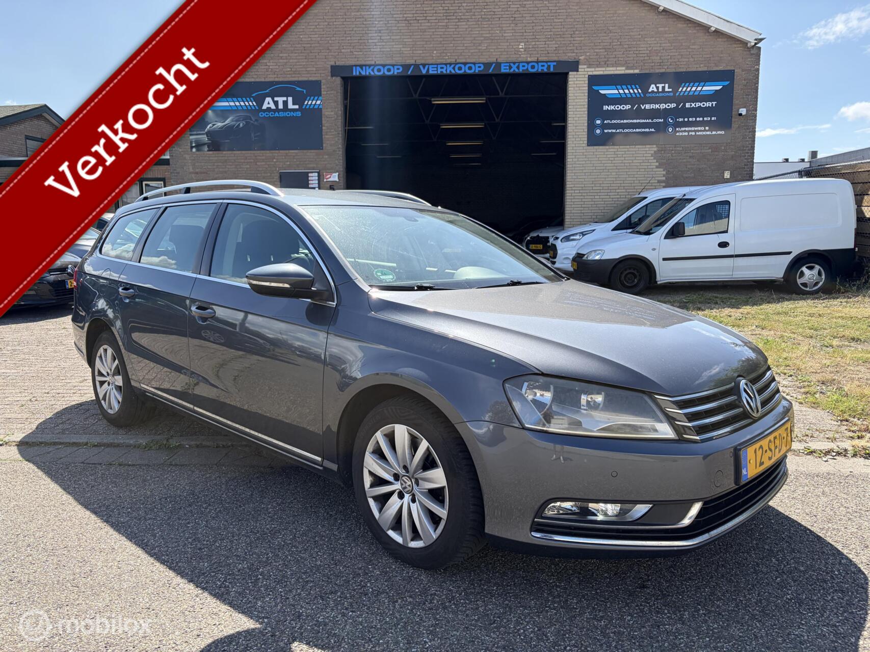 Volkswagen Passat 1.6 TDI Highline BlueMotion 2011 - voorkant