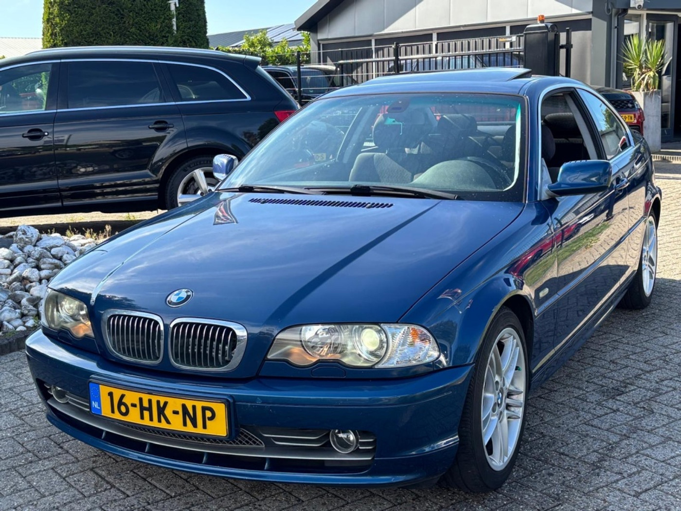 BMW 3er Reihe 330Ci 6-Cilinder 2001 Schuifdak NL Auto 330i 2001 - voorkant