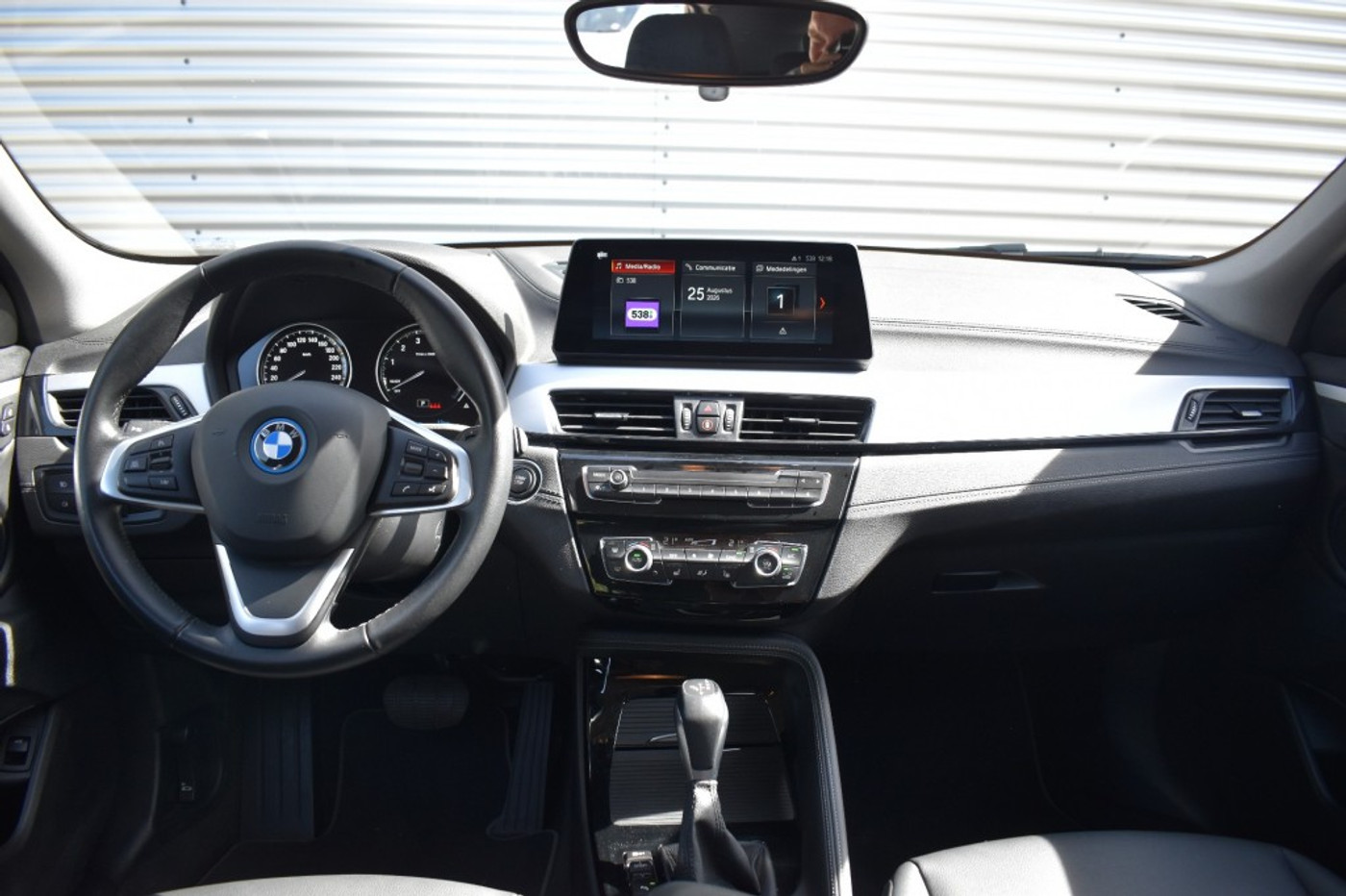 Foto van BMW X2 Xdrive25e