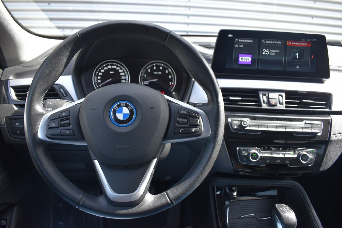 Foto van BMW X2 Xdrive25e