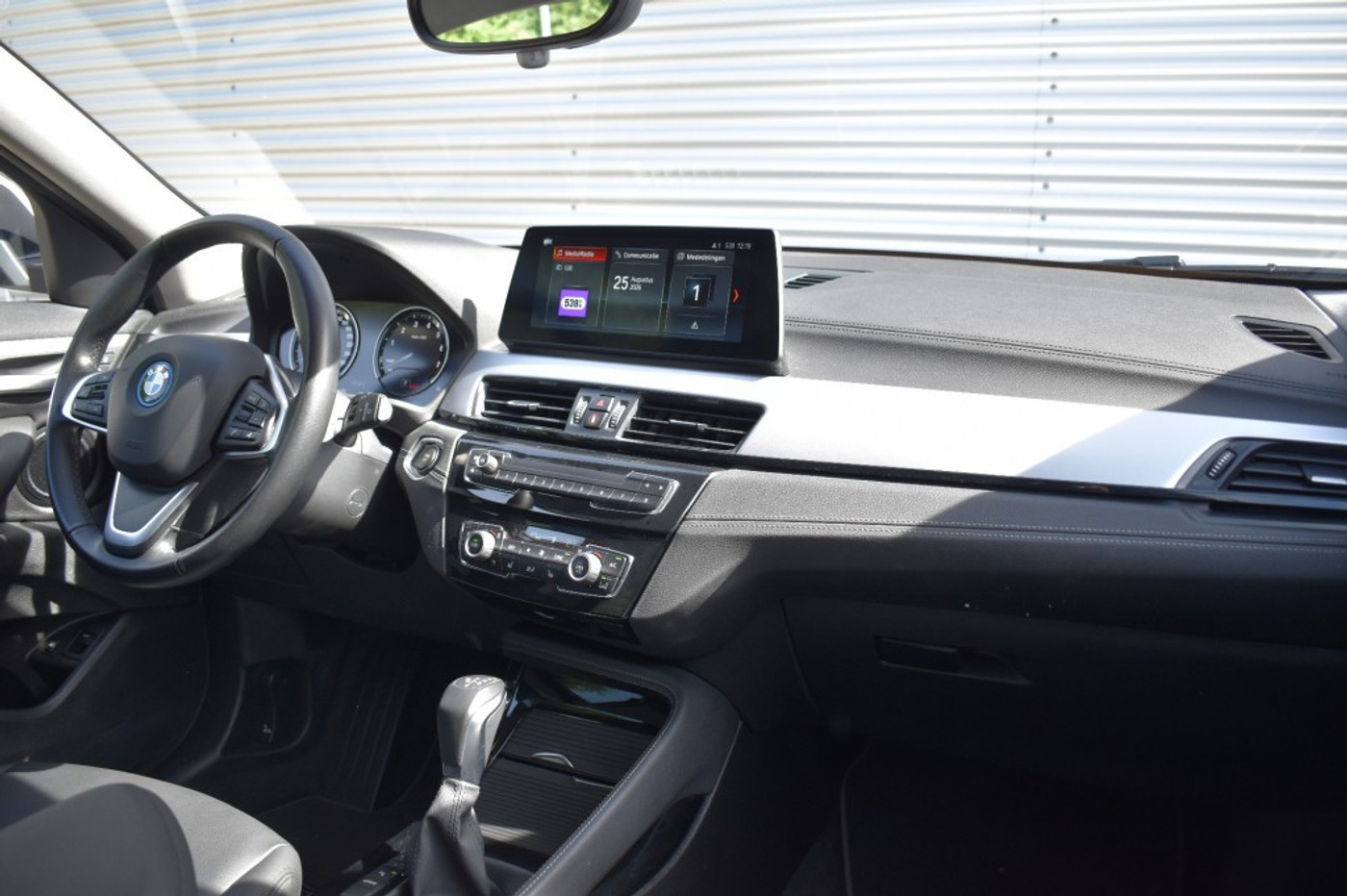 Foto van BMW X2 Xdrive25e