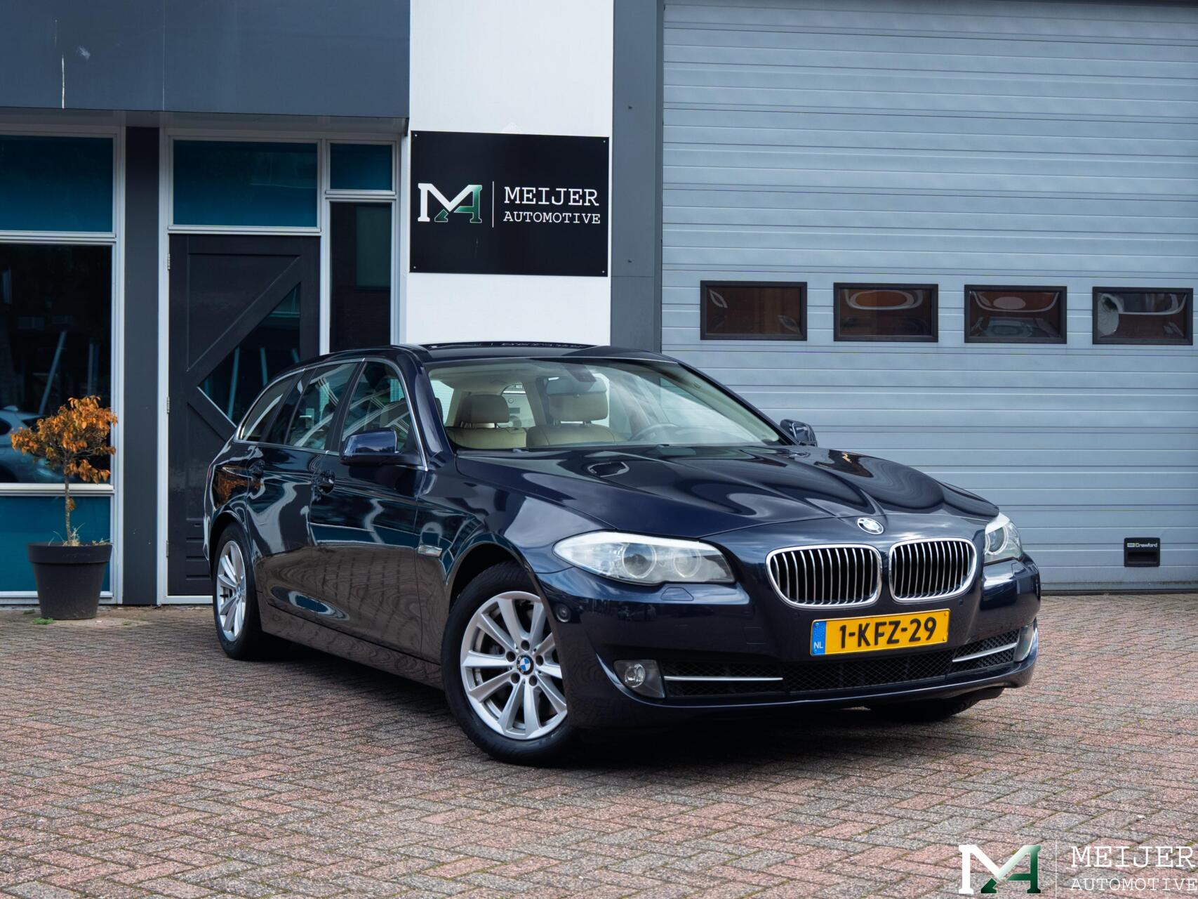 BMW 5er Reihe 528i High Executive 2013 - voorkant