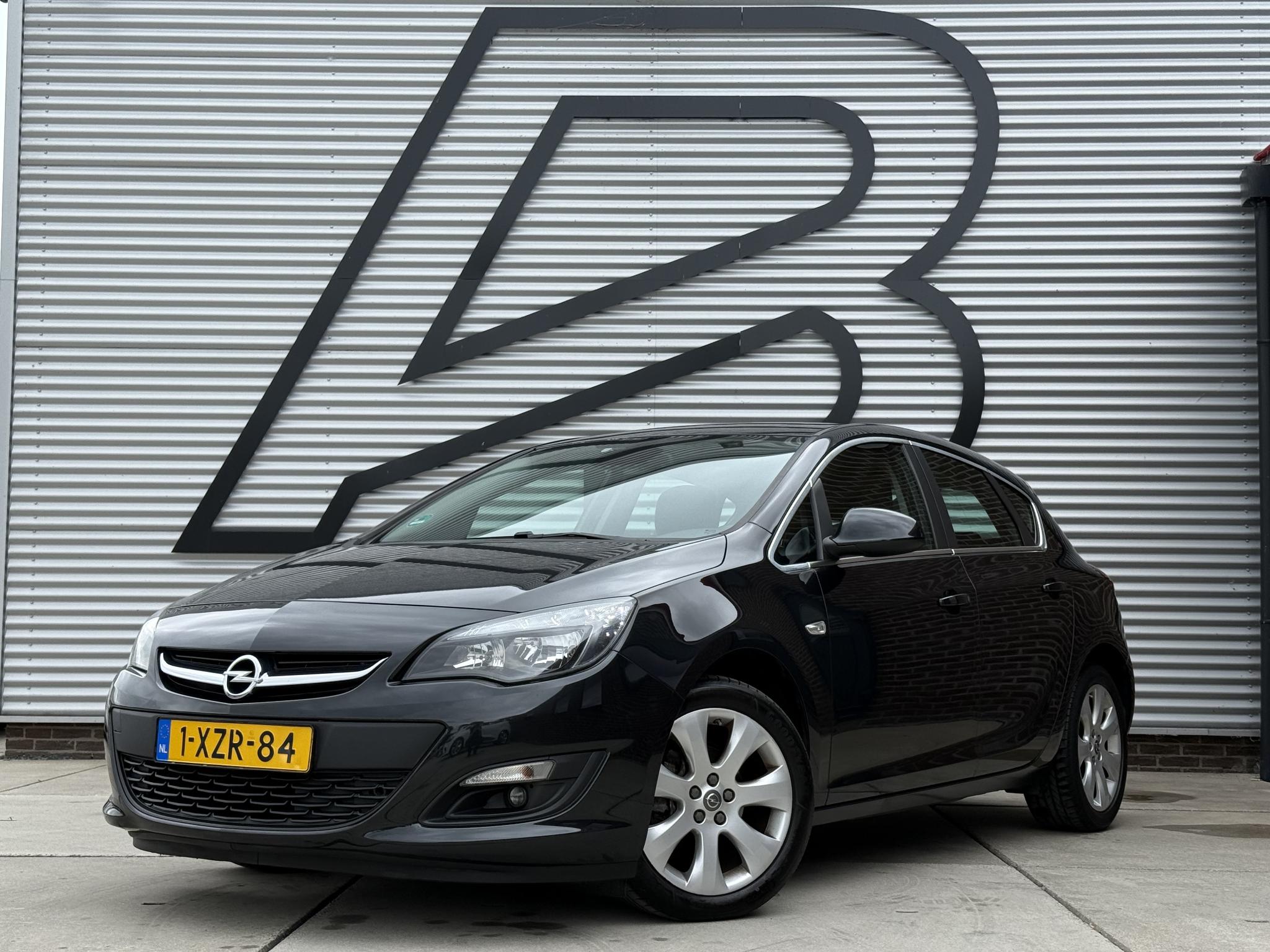 Opel Astra 1.4 Turbo Blitz 2014 - voorkant