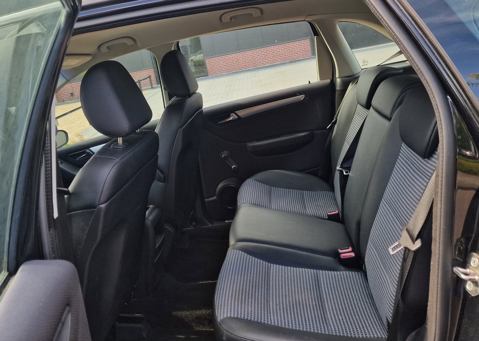 Foto van Mercedes-Benz B 150