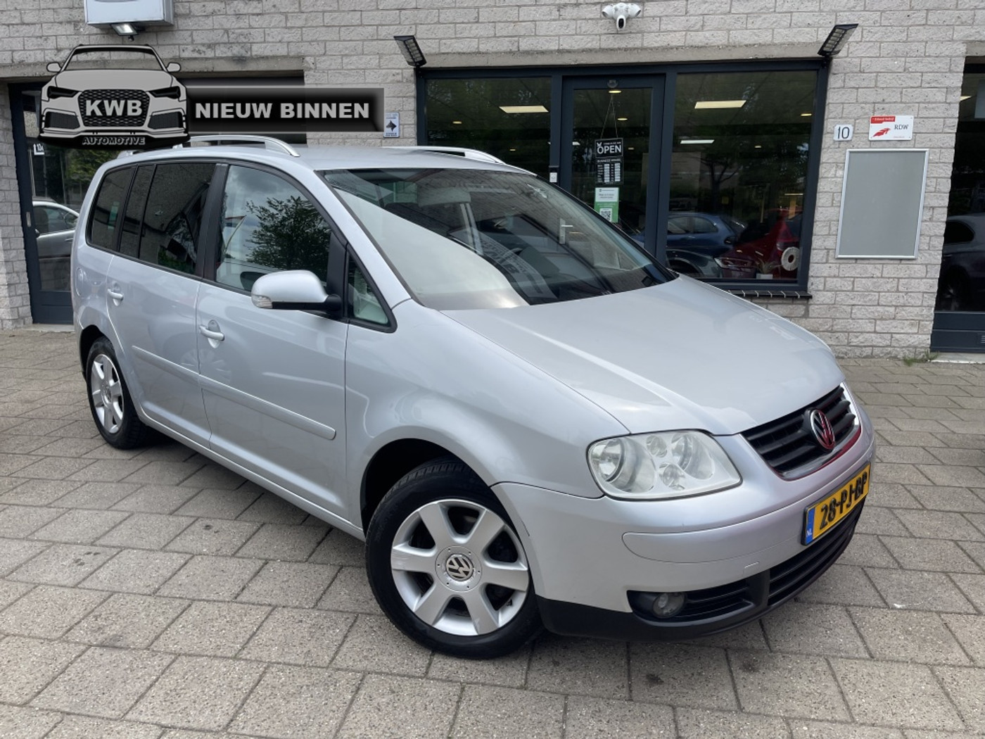 Volkswagen Touran 2.0-16V Highline Trekhaak Distributie VV 2004 - voorkant