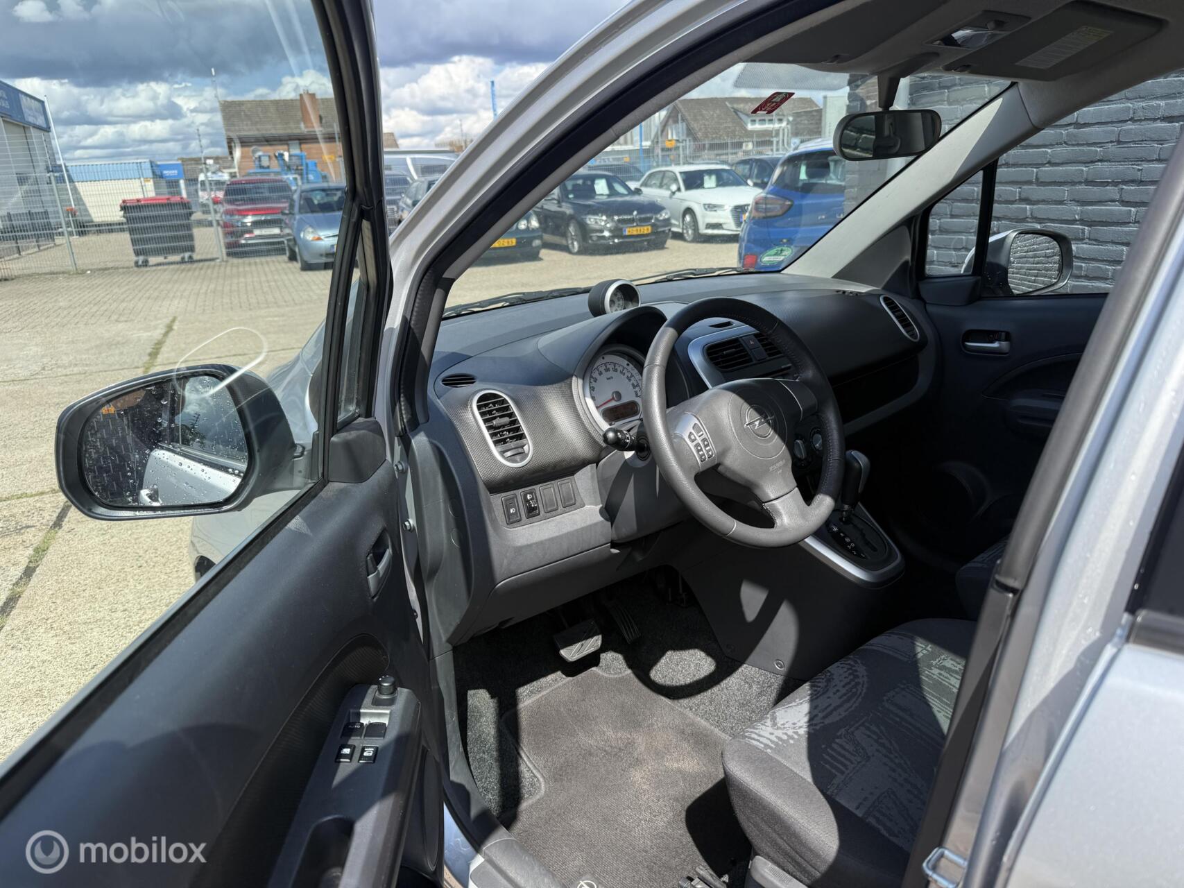 Foto van Opel Agila
