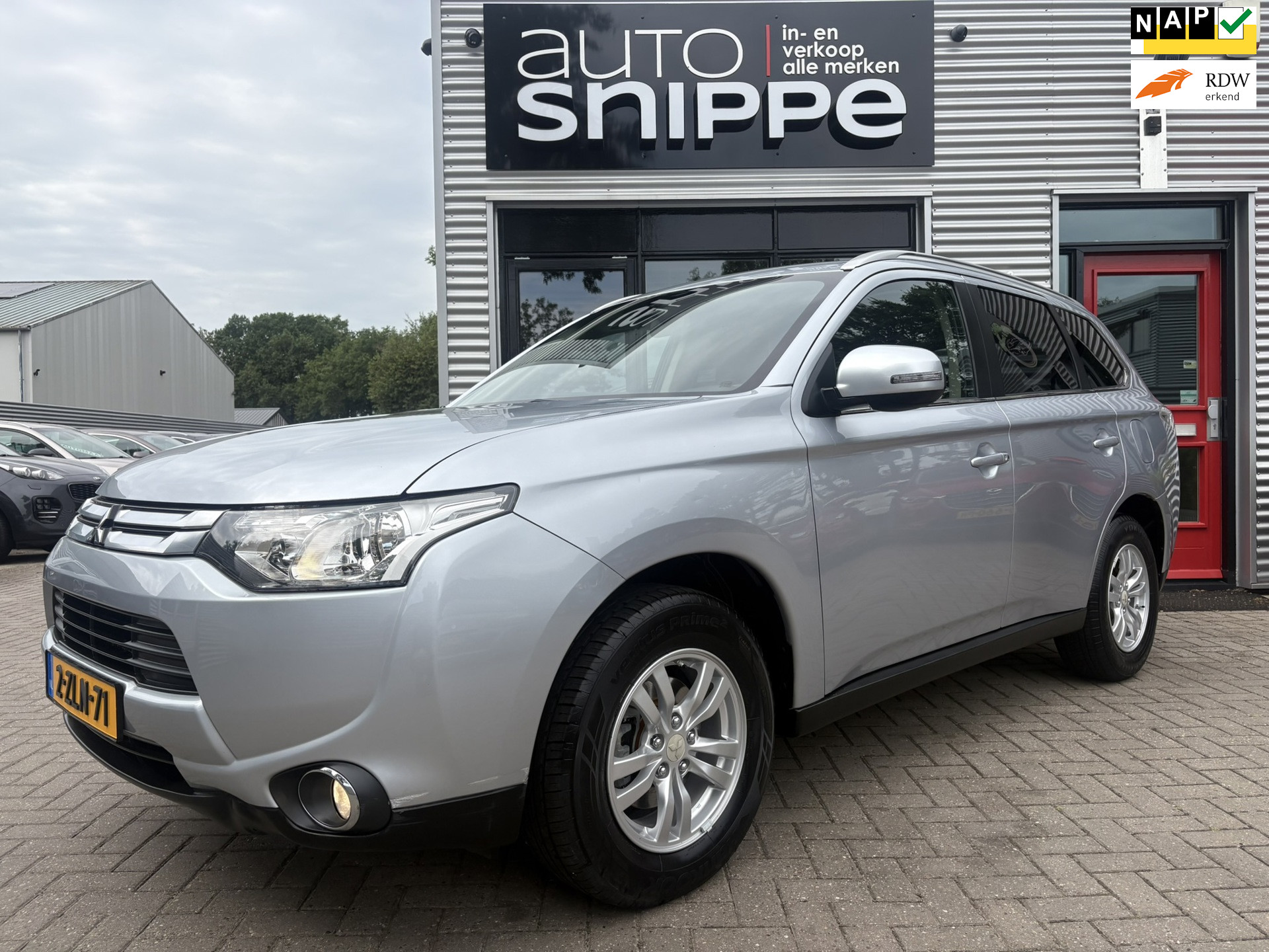 Mitsubishi Mitsubishi Outlander 2.0 Business Edition -7 PERSOONS!-AUTOMAAT-1STE EIGENAAR-CLIMA-TREKHAAK-1600 KG TREKGEWICHT-DAB+-ISOFIX-ETC. 2015 - voorkant