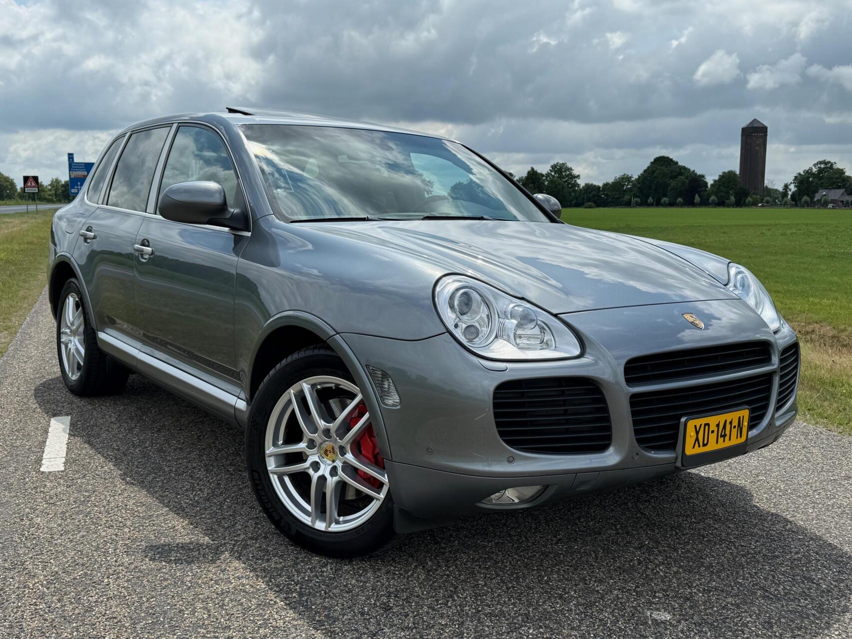 Porsche Cayenne 4.5 Turbo 450pk | Full Options 2004 - voorkant