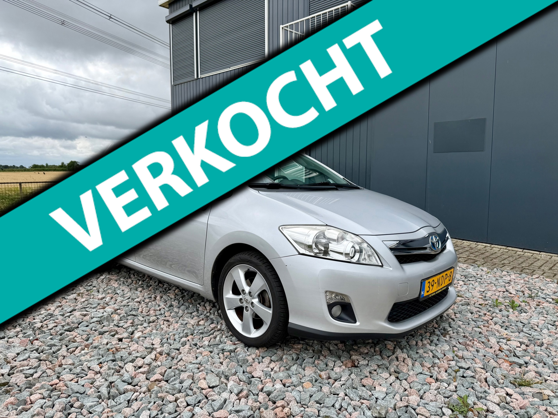 Toyota Toyota Auris 1.8 Full Hybrid Dynamic 2010 - voorkant