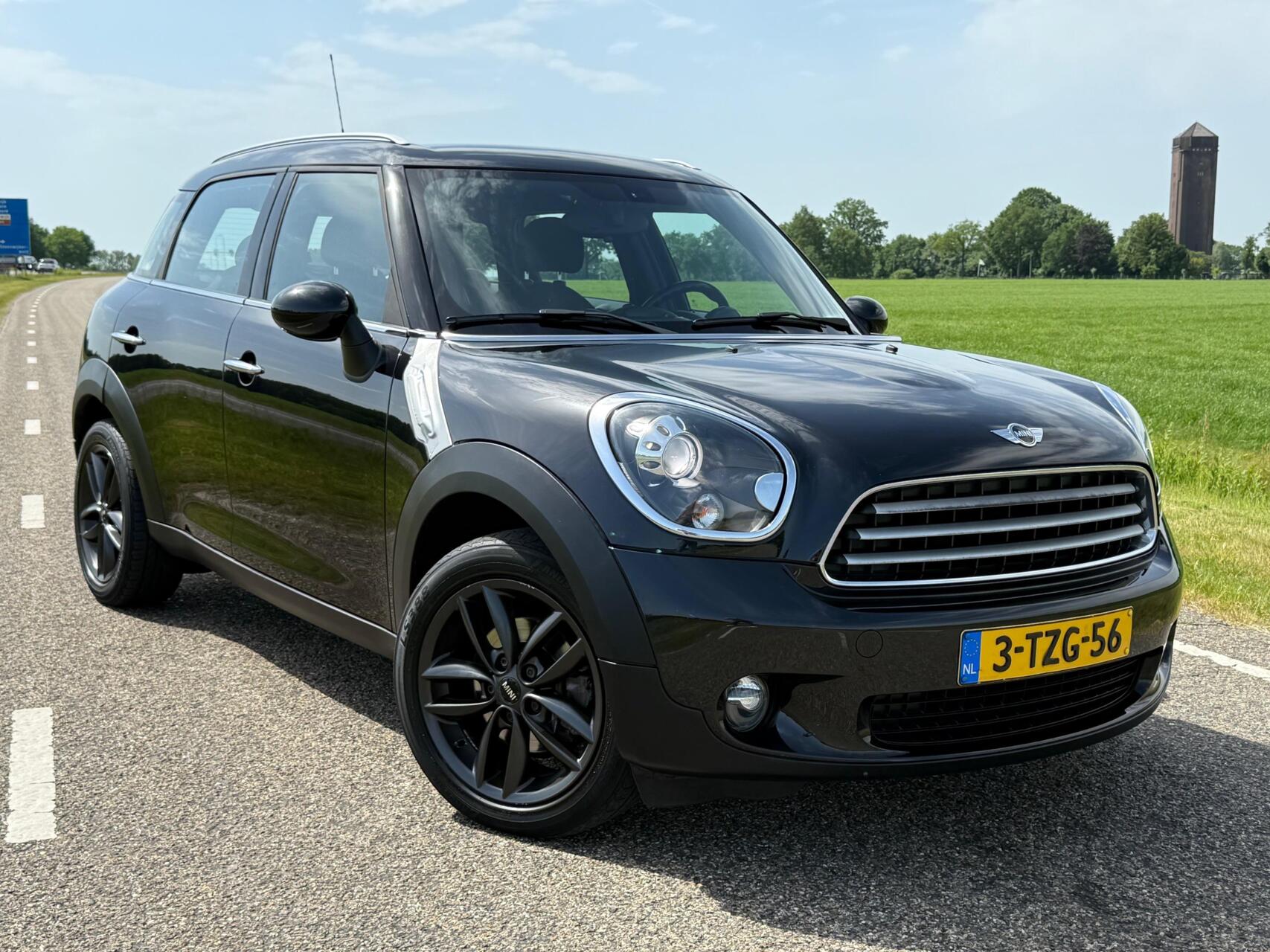 Mini Cooper 1.6 Cooper 122pk | Orig NL | 1e eig 2014 - voorkant
