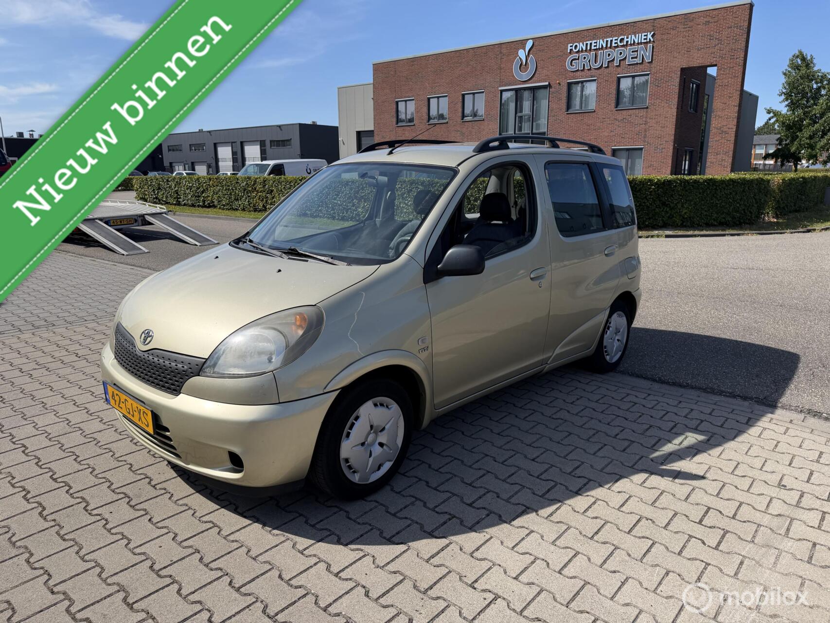 Toyota Toyota Yaris Verso 1.3-16V VVT-i Luna 2000 - voorkant