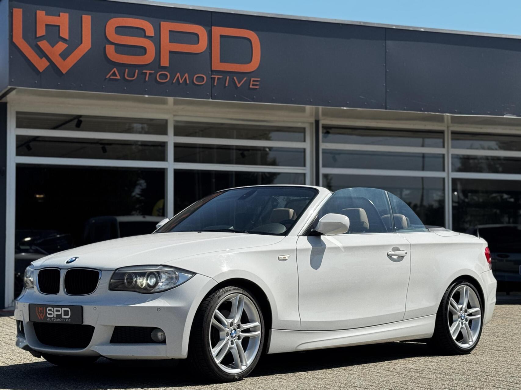 BMW 118i 118i High Executive|M-pakket|Xenon|Automa 2012 - voorkant