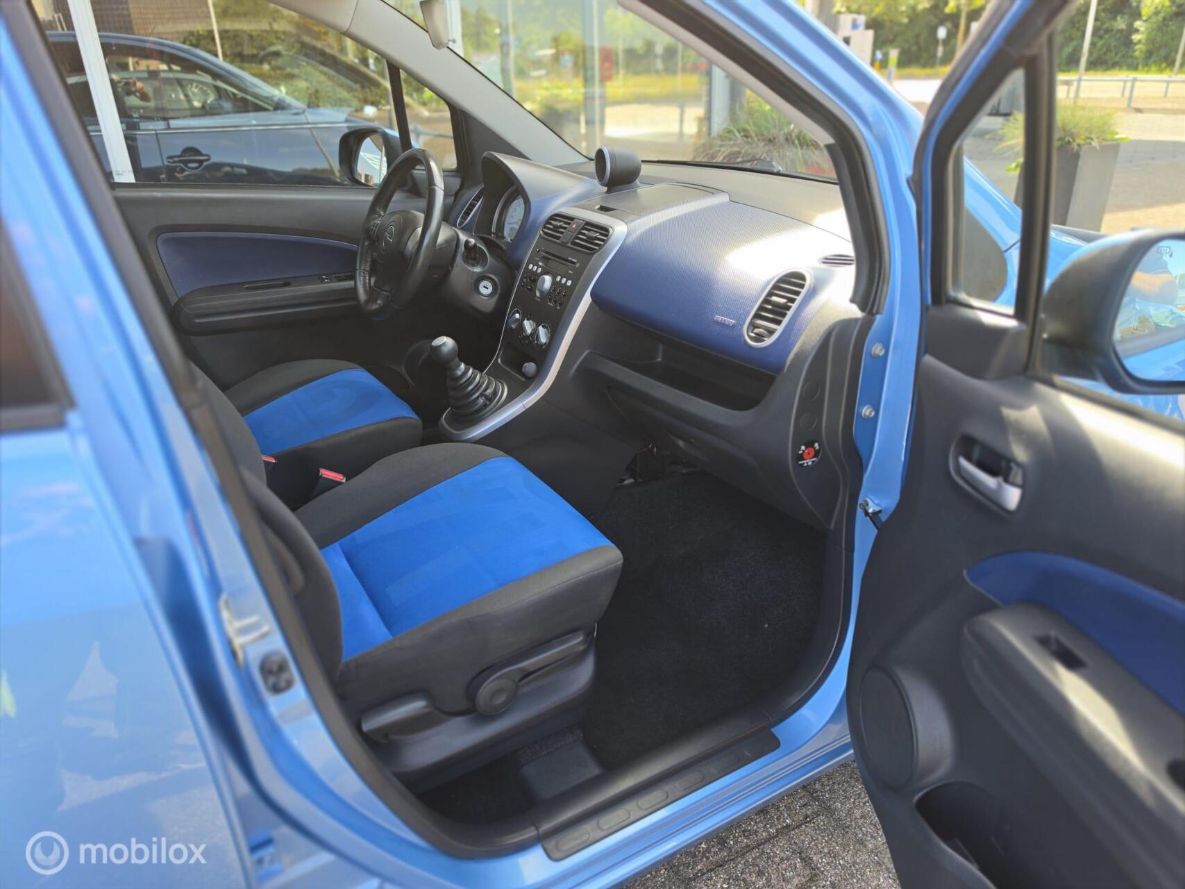 Foto van Opel Agila