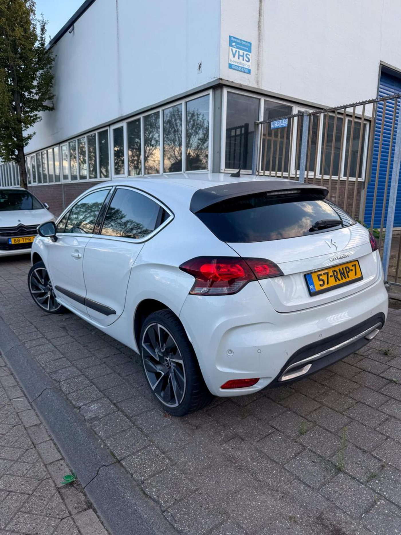 Citroen Ds4 1.6 THP Sport Chic 2011 - voorkant