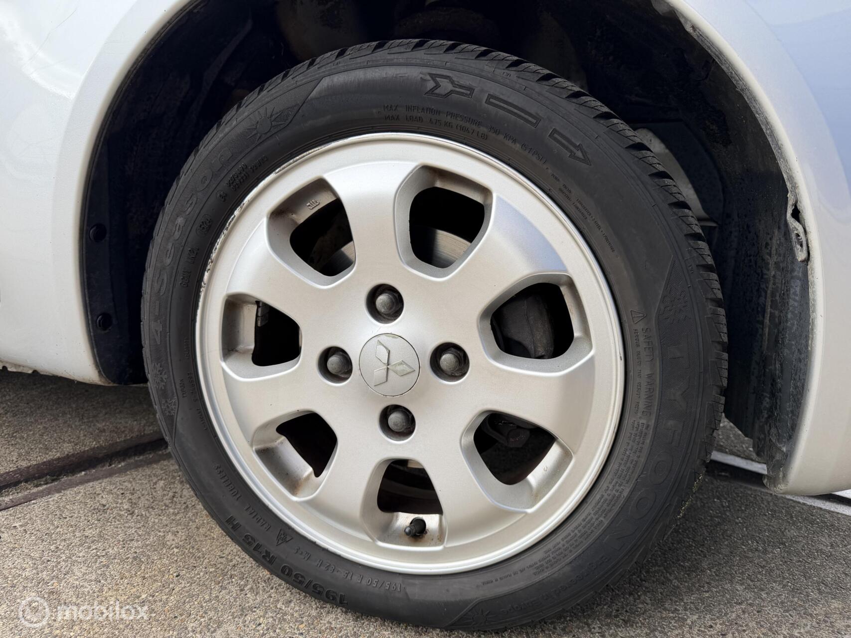 Foto van Mitsubishi Mitsubishi Colt