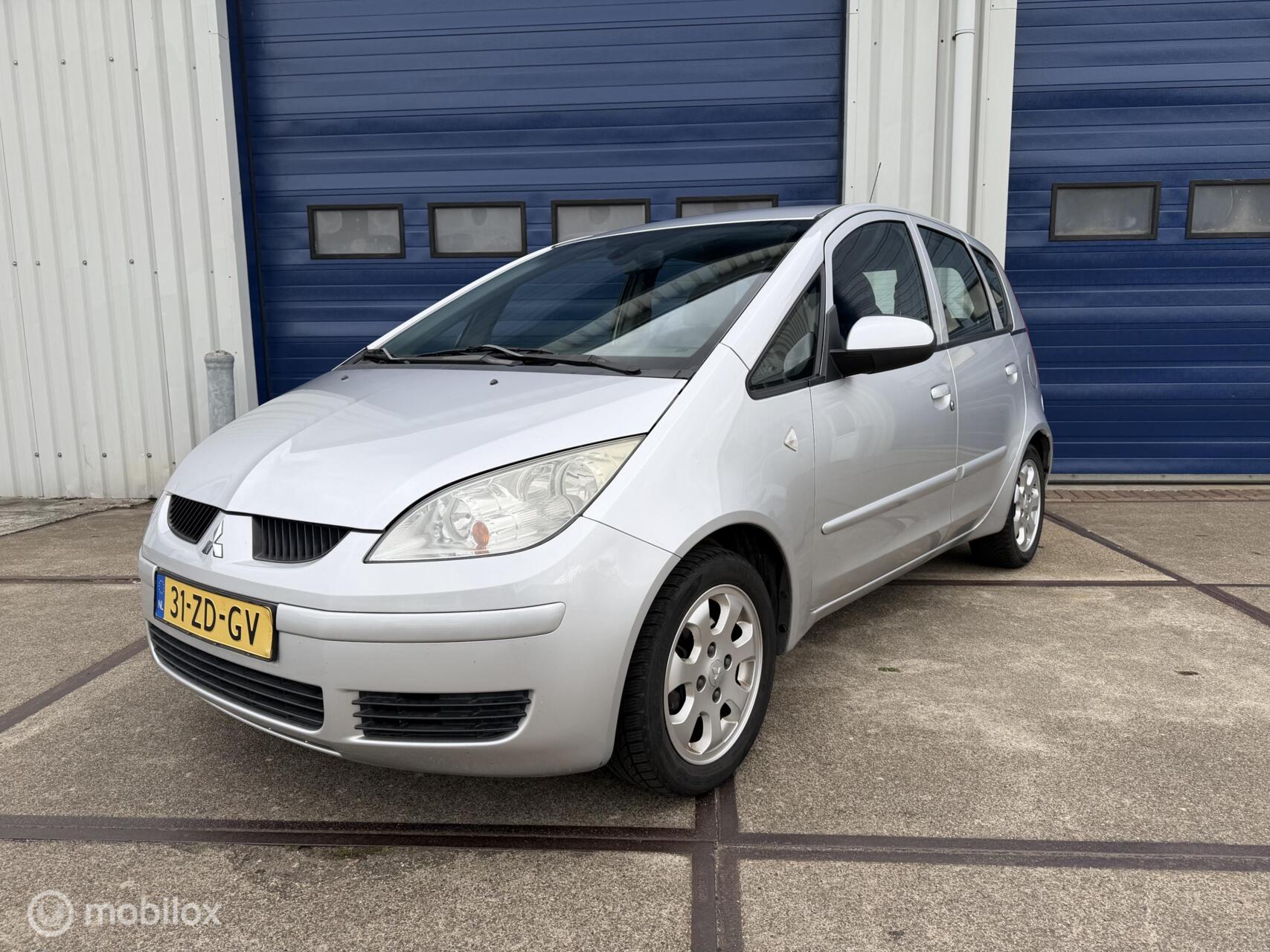 Mitsubishi Mitsubishi Colt 1.3 Invite+ AUTOMAAT 2007 - voorkant