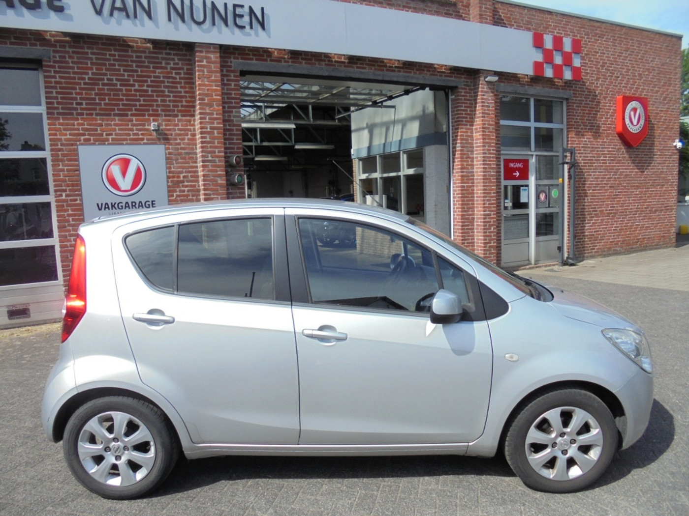 Foto van Opel Agila