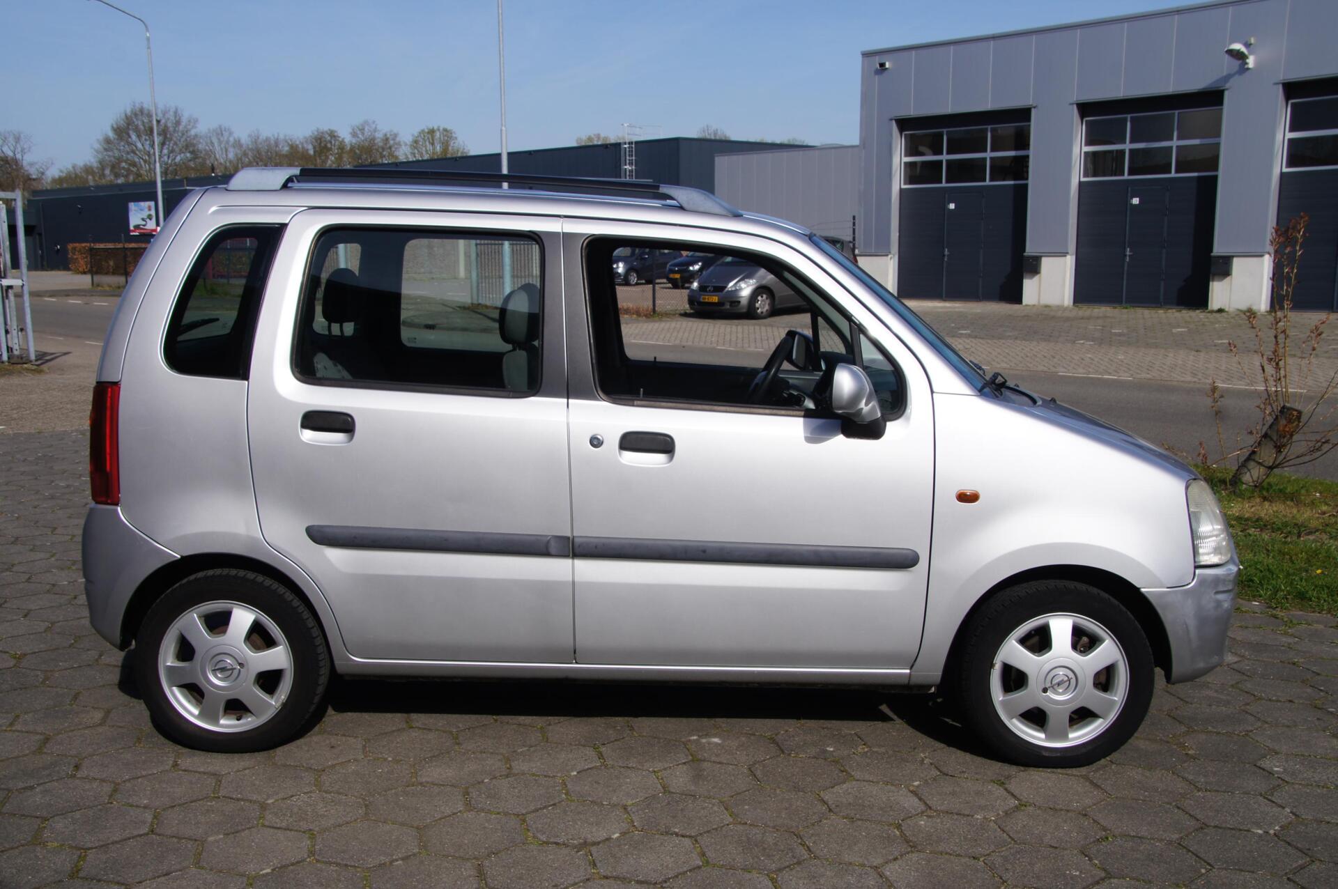 Foto van Opel Agila