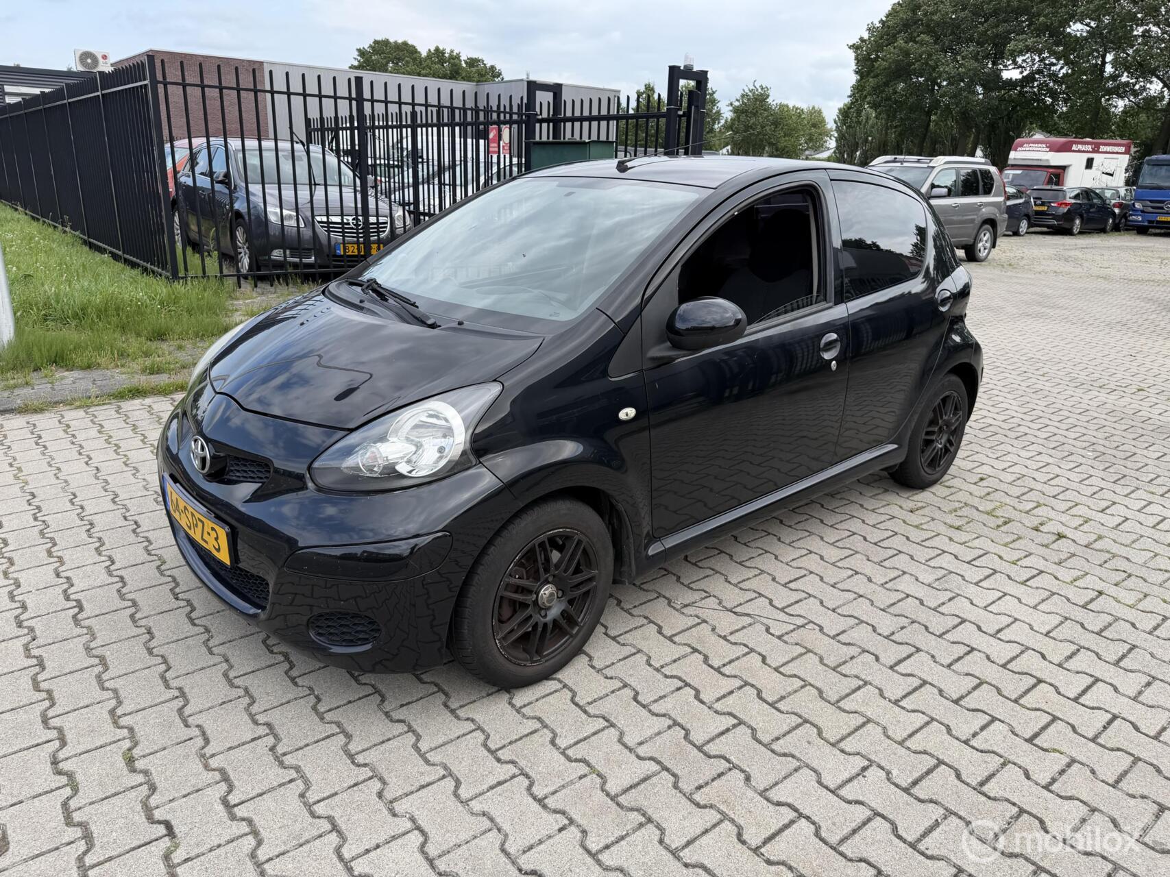 Toyota Toyota Aygo 1.0-12V Comfort Navigator airco 2011 - voorkant